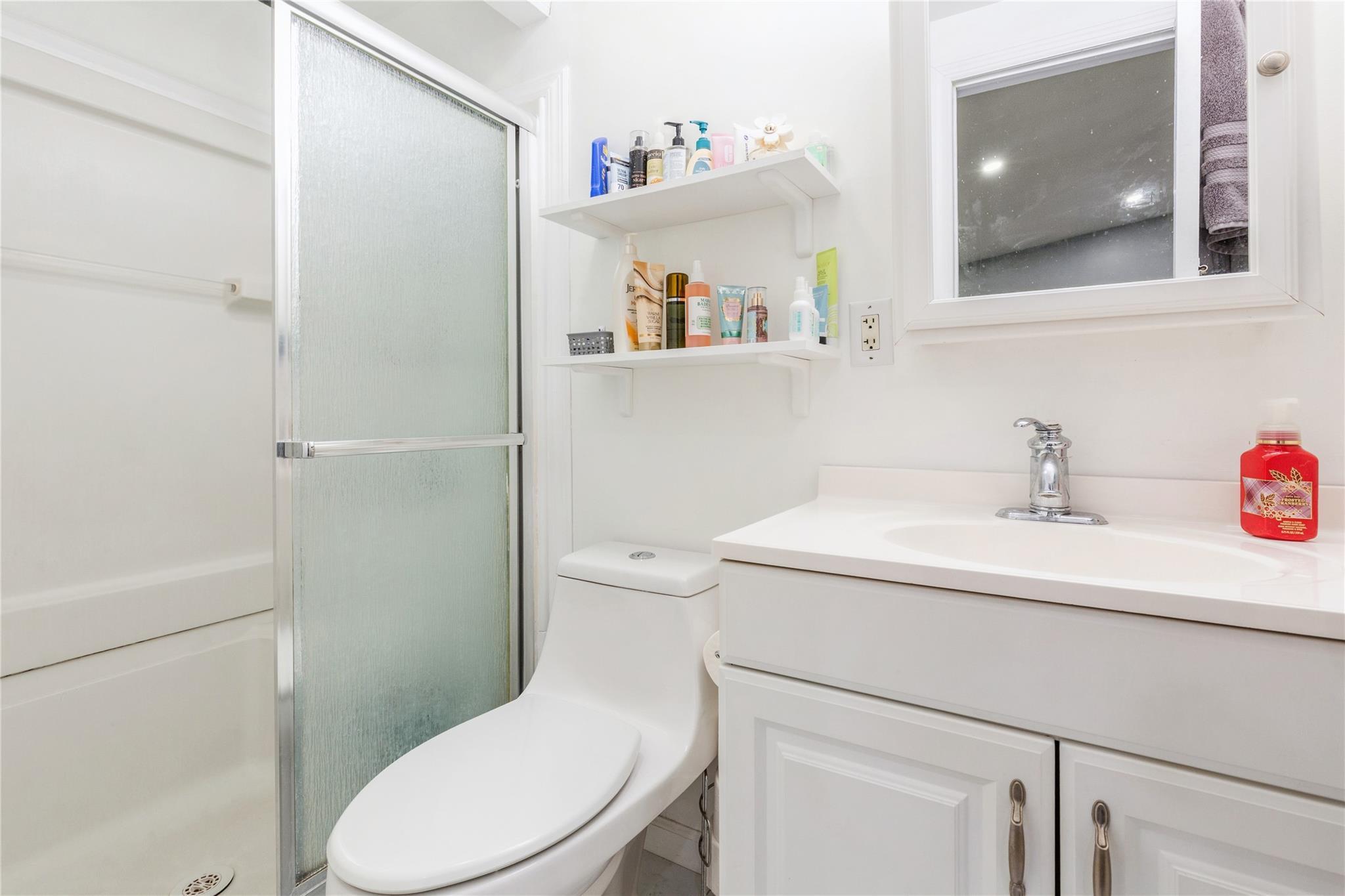 Single Family Southaven  Suffolk County, NY 11763, MLS-859655-38