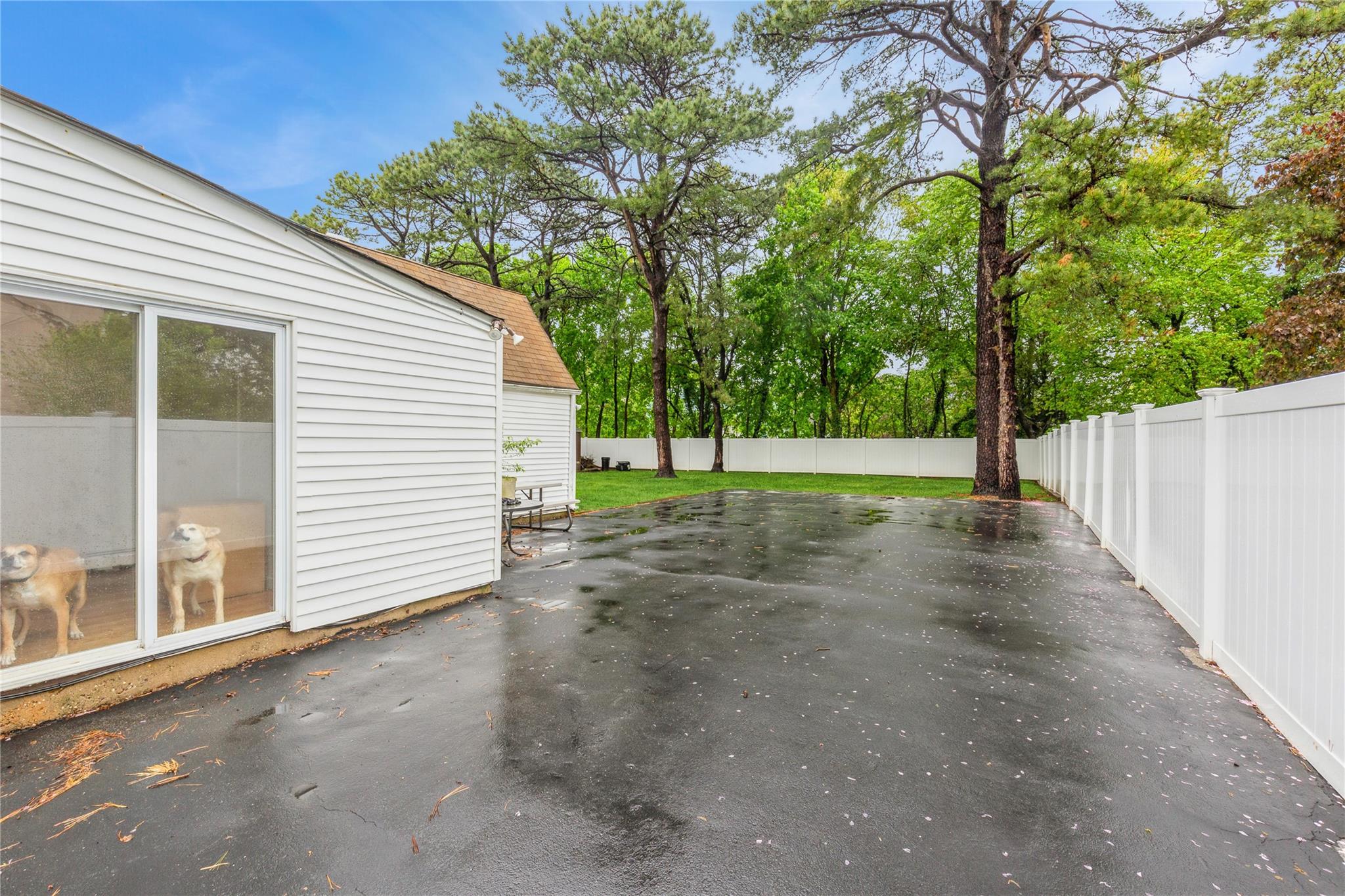 Single Family Southaven  Suffolk County, NY 11763, MLS-859655-8