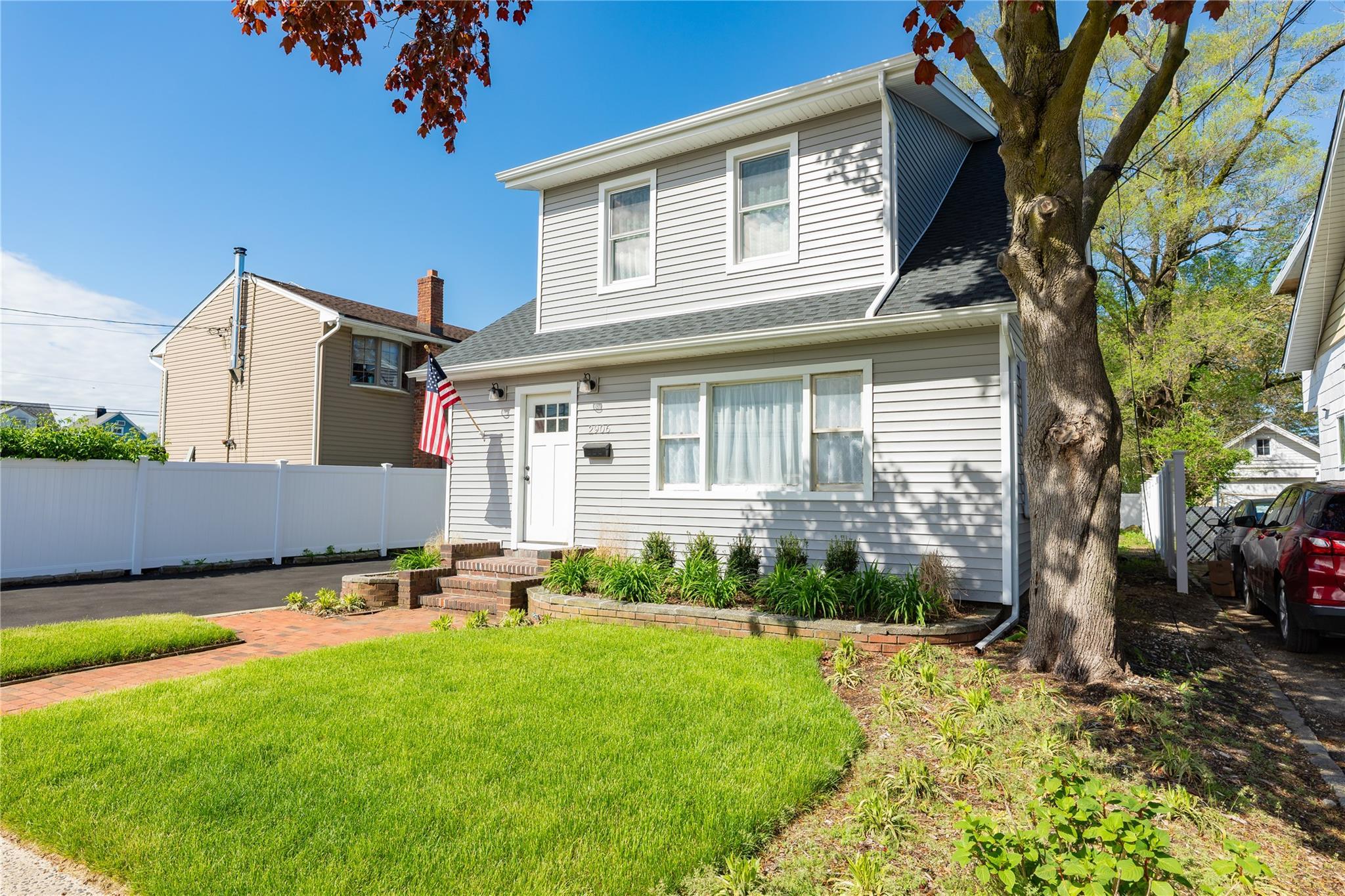 Single Family Oceanside  Nassau County, NY 11572, MLS-859660-17
