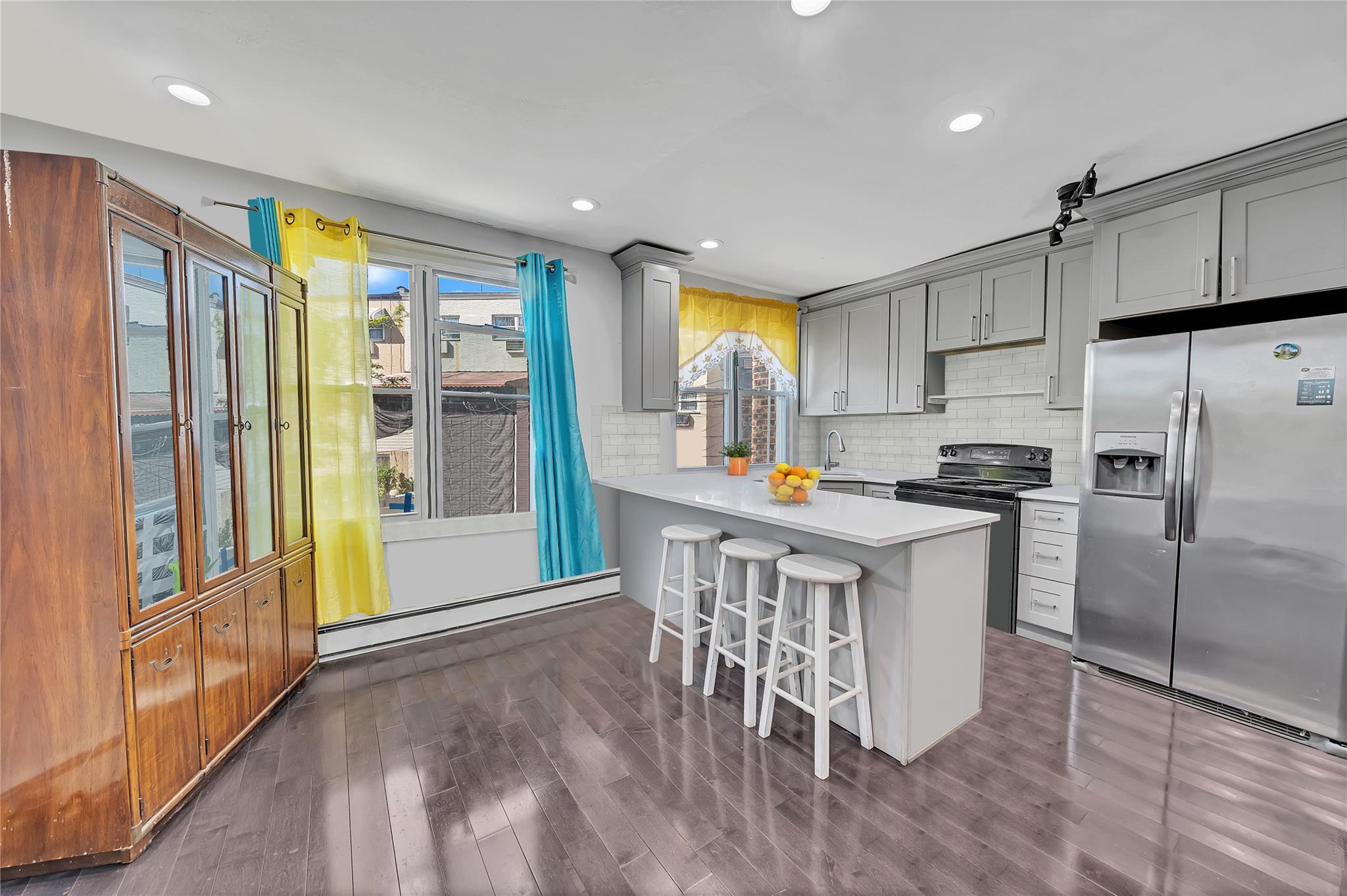 Single Family Grenada  Bronx, NY 10466, MLS-859664-4