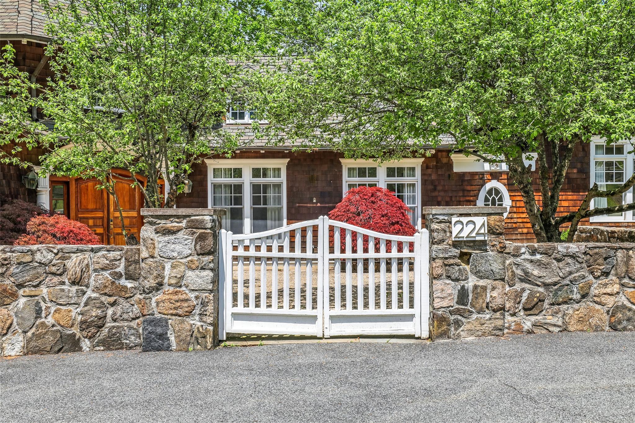 Single Family Chestnut Ridge  Westchester County, NY 10549, MLS-859678-2