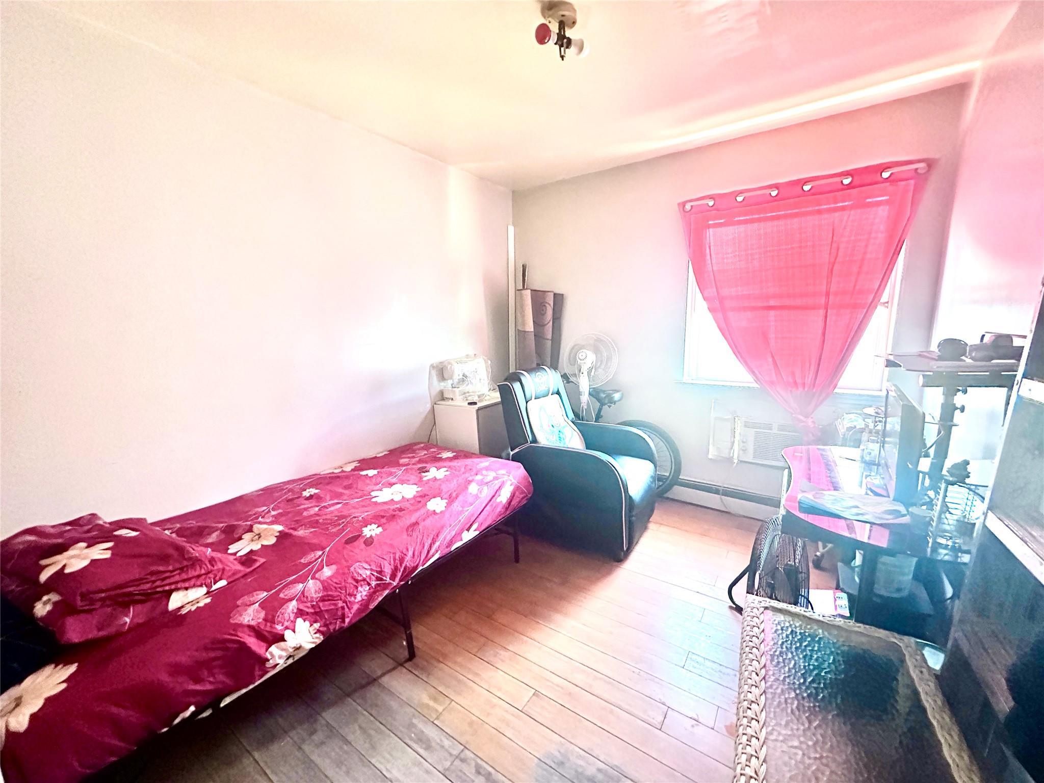 Single Family Arnow  Bronx, NY 10469, MLS-859692-4