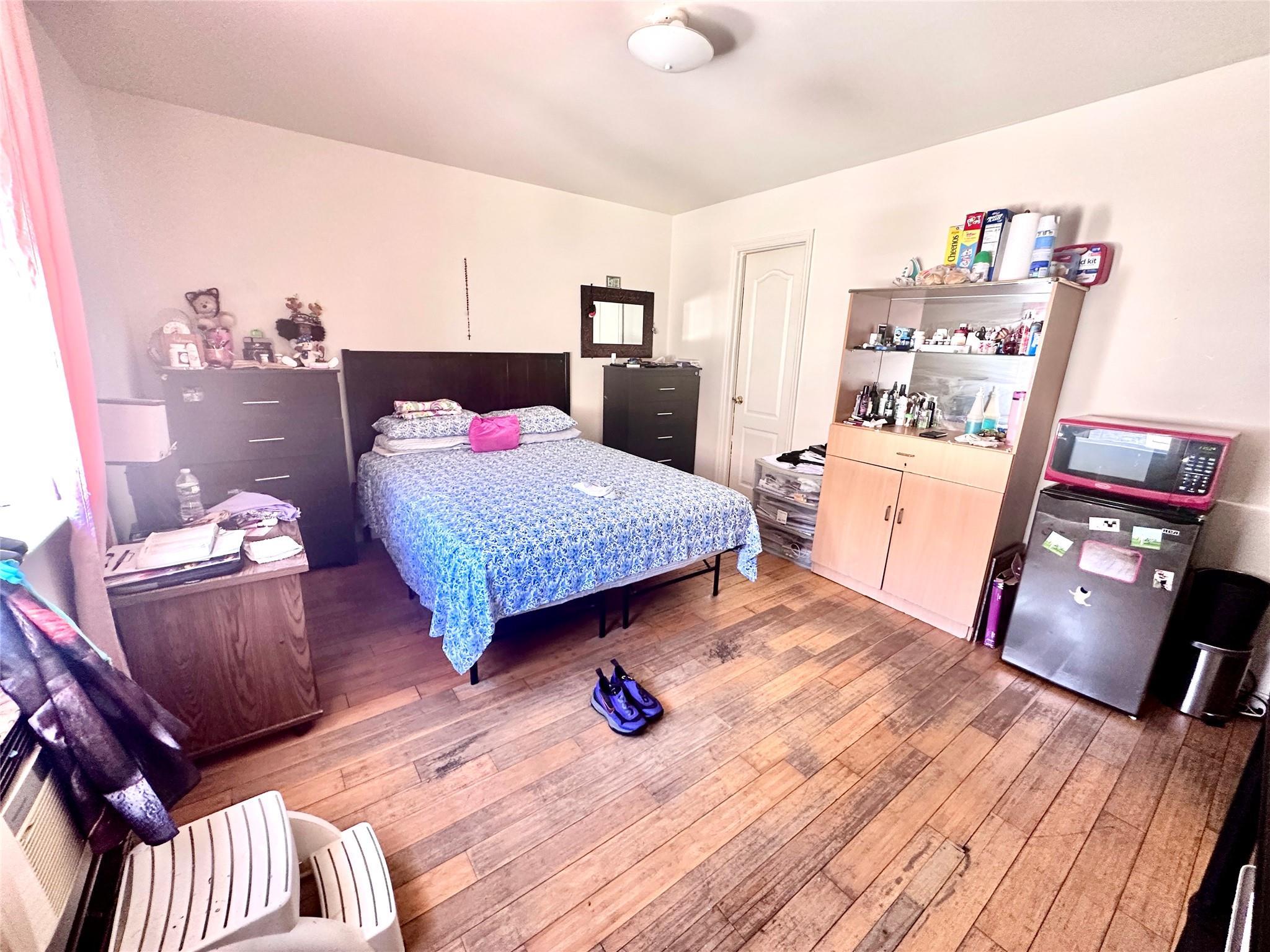 Single Family Arnow  Bronx, NY 10469, MLS-859692-7
