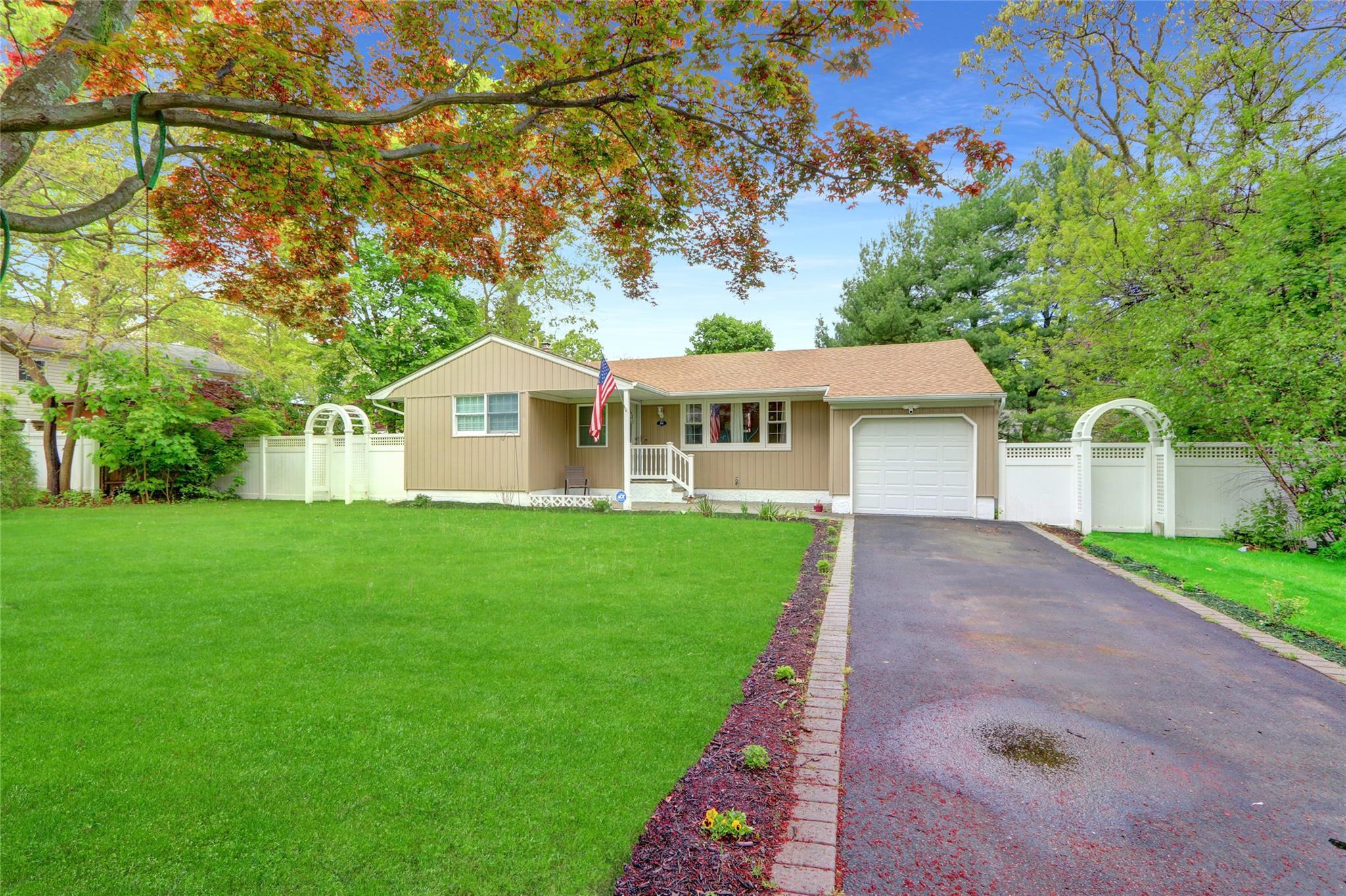 Single Family Balaton  Suffolk County, NY 11779, MLS-859694-2
