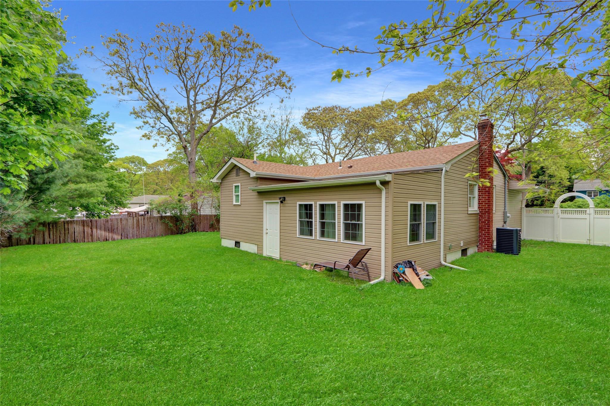 Single Family Balaton  Suffolk County, NY 11779, MLS-859694-22