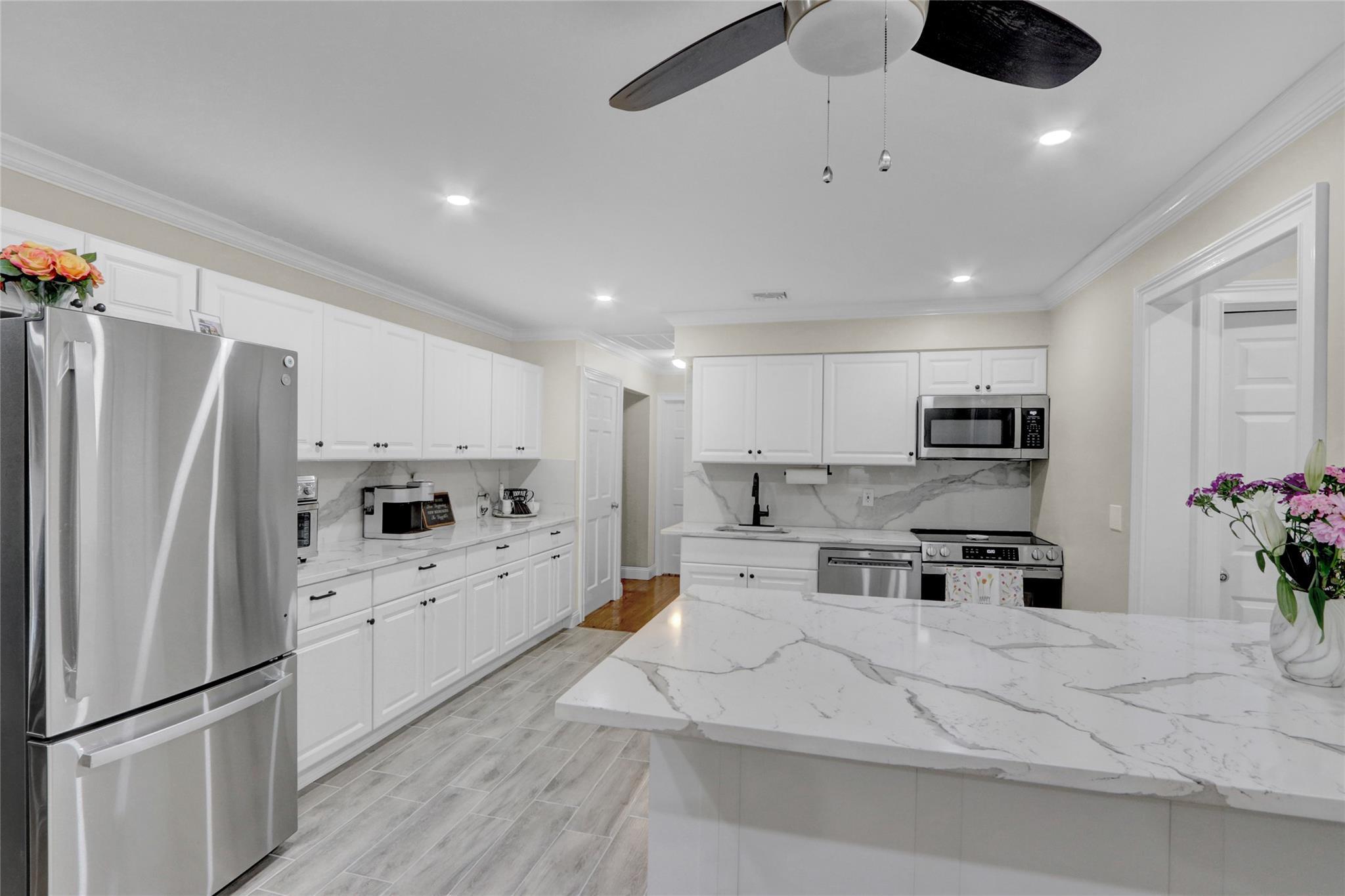 Single Family Balaton  Suffolk County, NY 11779, MLS-859694-6