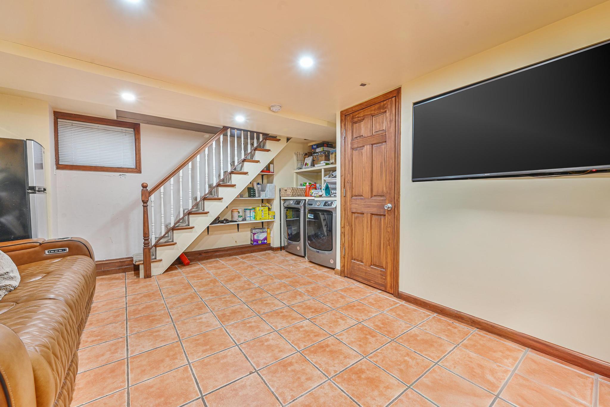 Single Family 52nd  Queens, NY 11378, MLS-859700-21