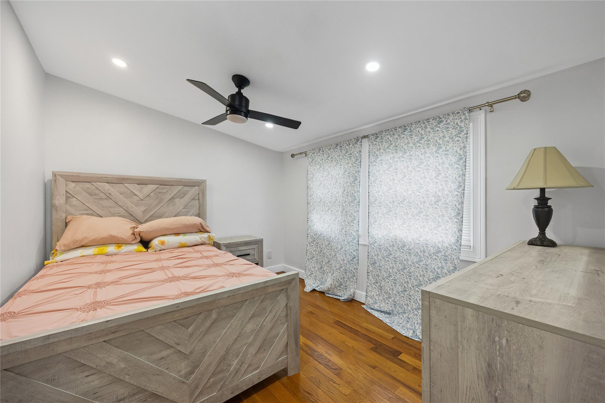 Single Family Pewter  Nassau County, NY 11801, MLS-859706-11