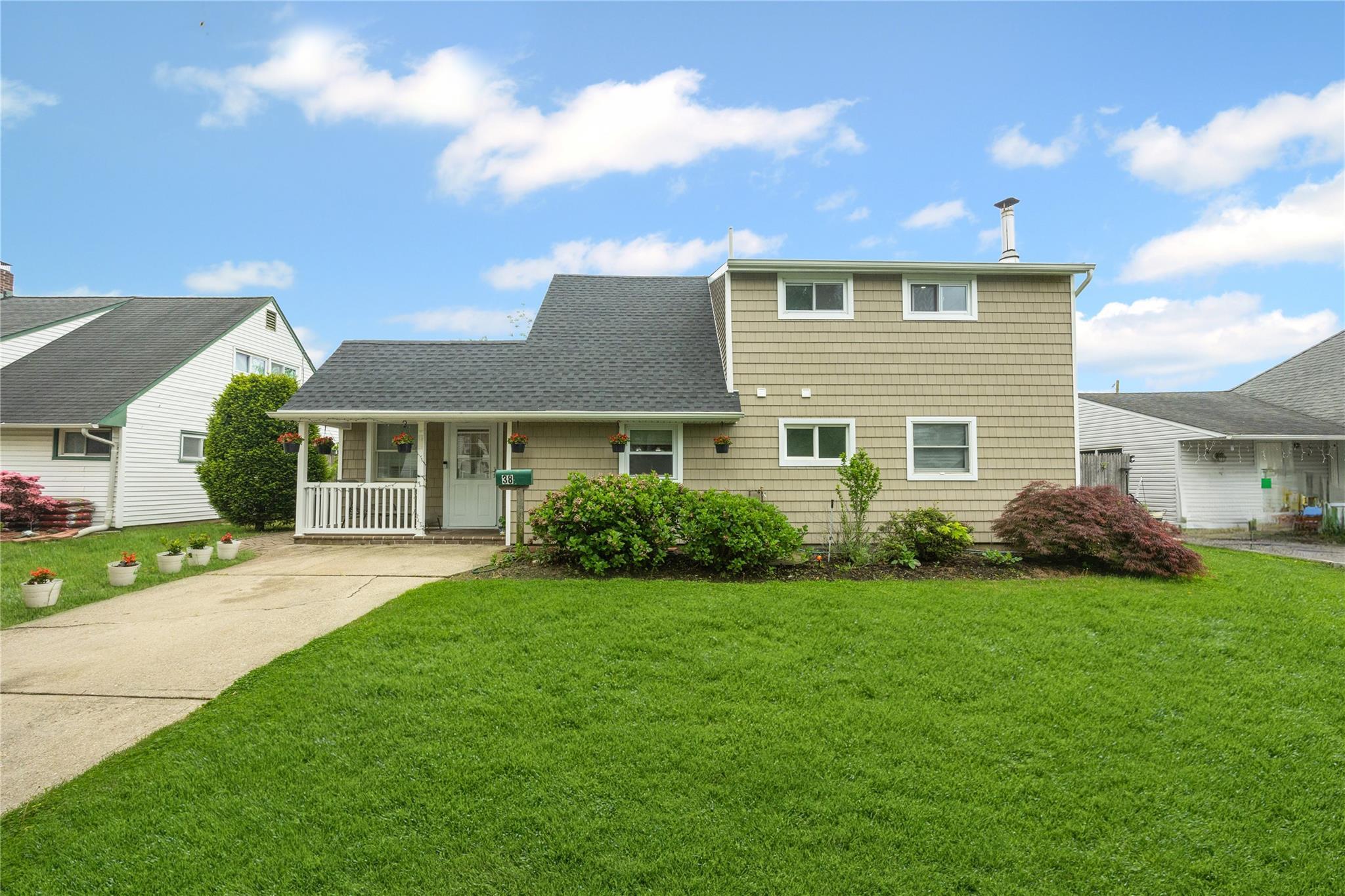 Single Family Pewter  Nassau County, NY 11801, MLS-859706-2