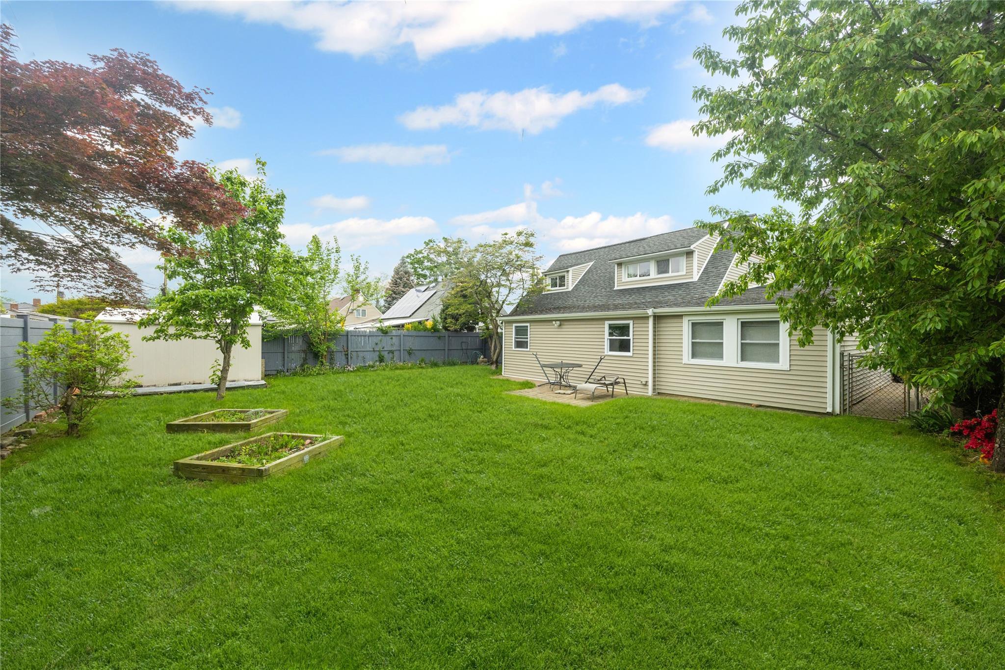 Single Family Pewter  Nassau County, NY 11801, MLS-859706-3