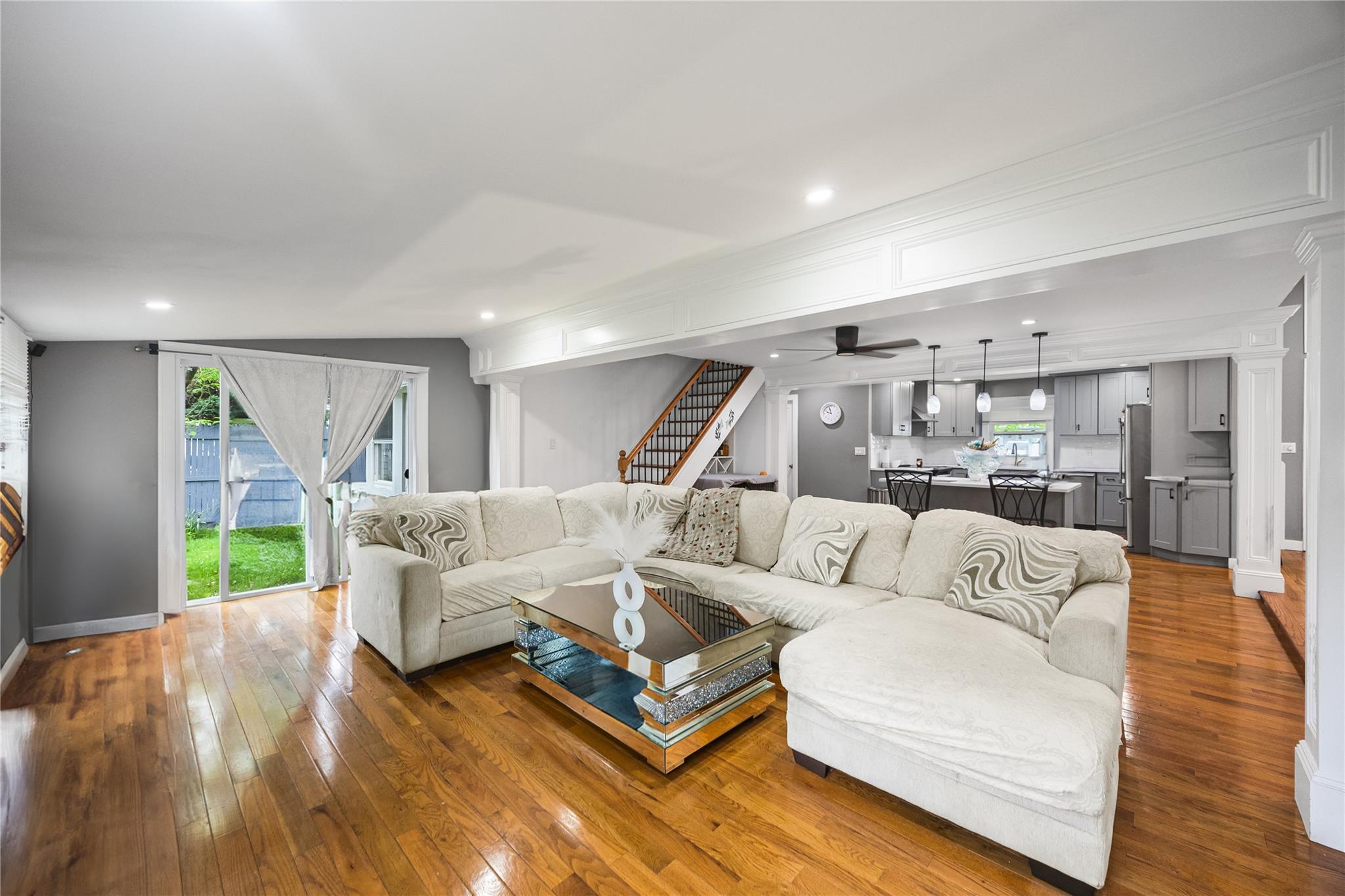 Single Family Pewter  Nassau County, NY 11801, MLS-859706-4