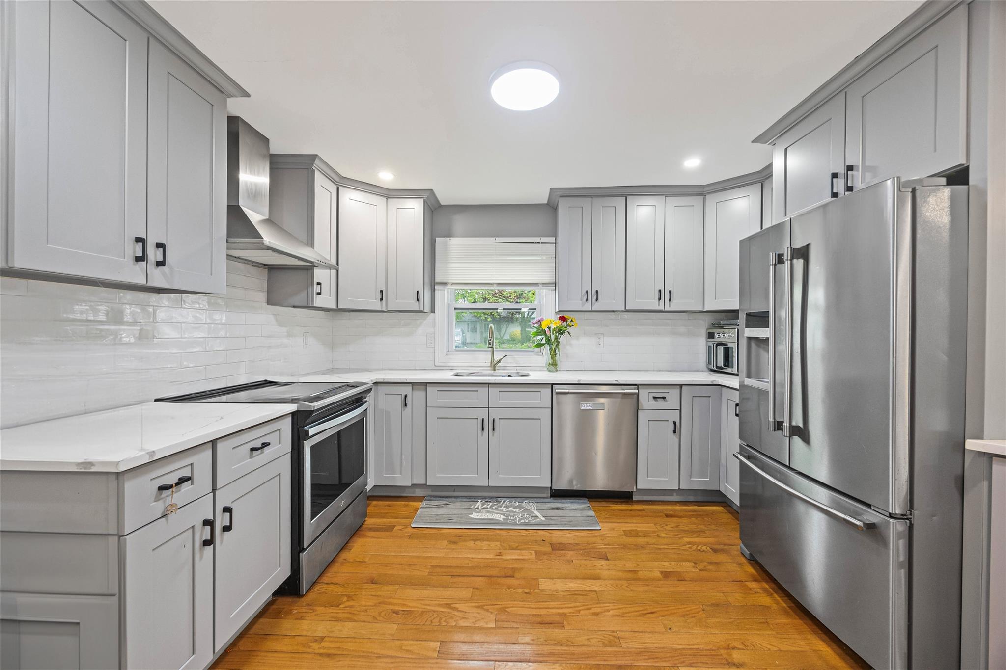 Single Family Pewter  Nassau County, NY 11801, MLS-859706-6