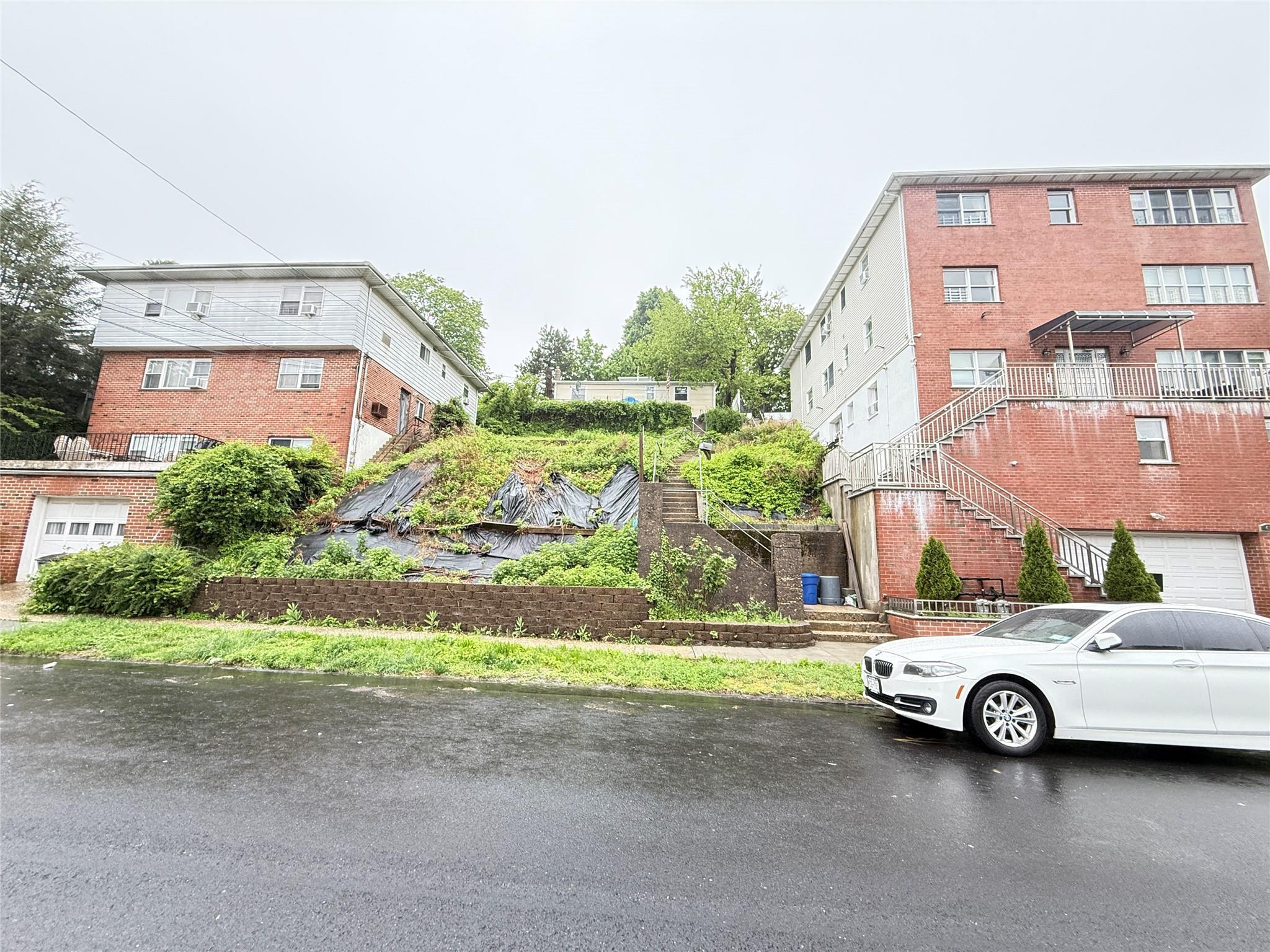 Single Family New  Westchester County, NY 10704, MLS-859712-2