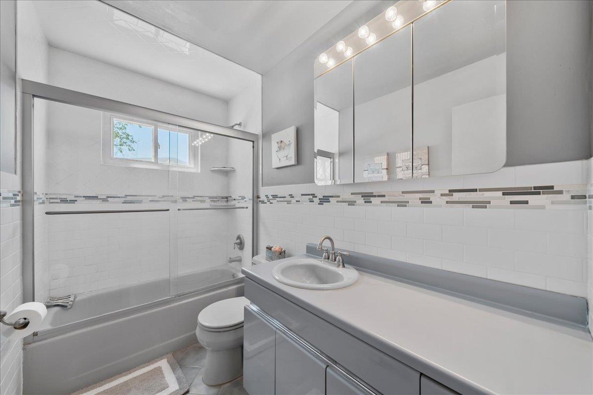 Single Family Norman  Suffolk County, NY 11716, MLS-859735-28