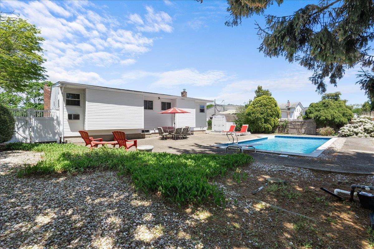 Single Family Norman  Suffolk County, NY 11716, MLS-859735-32
