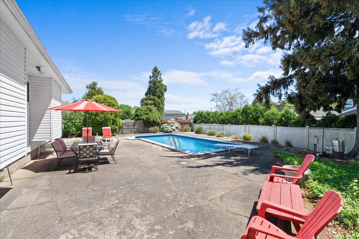 Single Family Norman  Suffolk County, NY 11716, MLS-859735-33