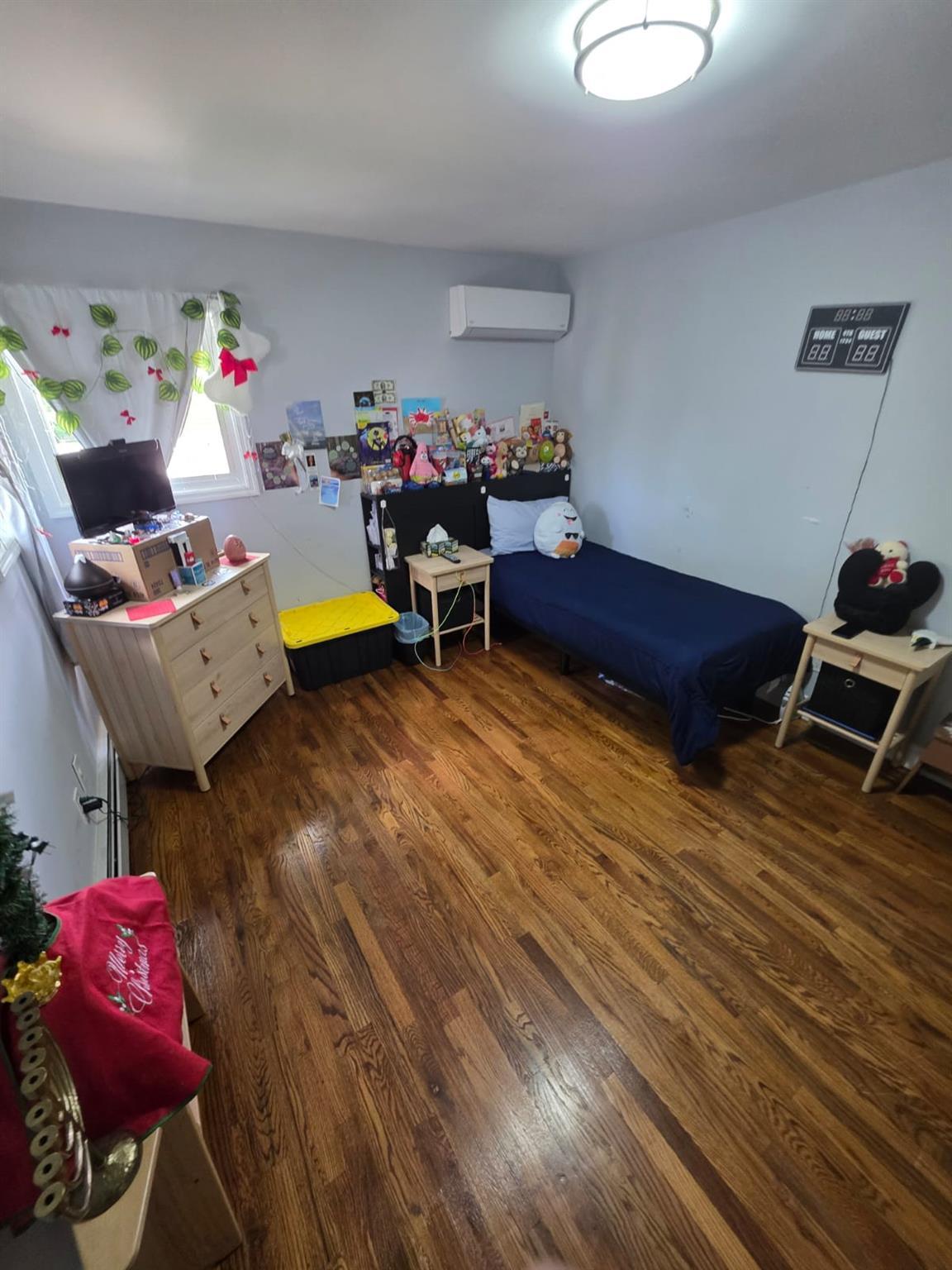 Single Family Gormley  Nassau County, NY 11575, MLS-859749-17