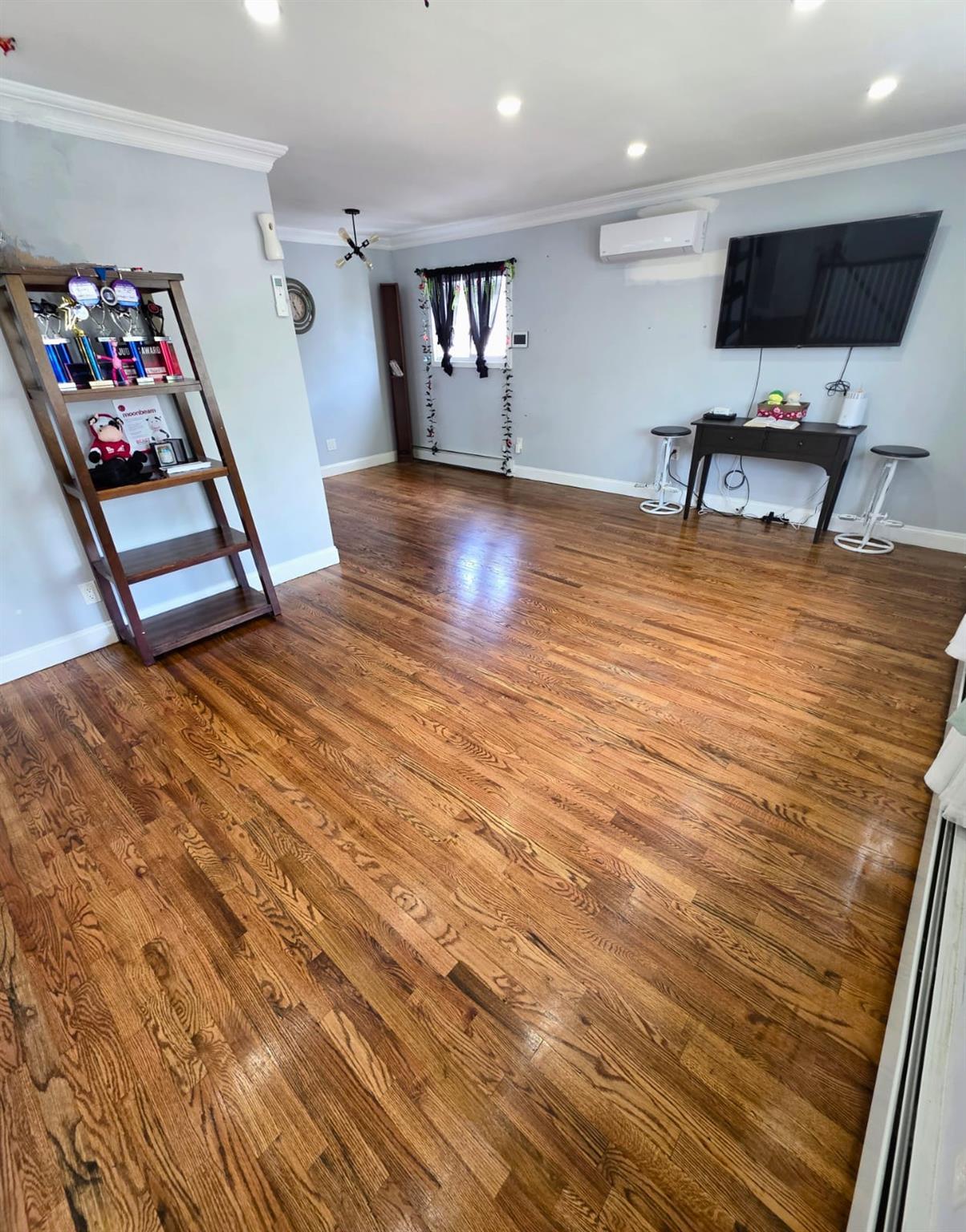 Single Family Gormley  Nassau County, NY 11575, MLS-859749-6