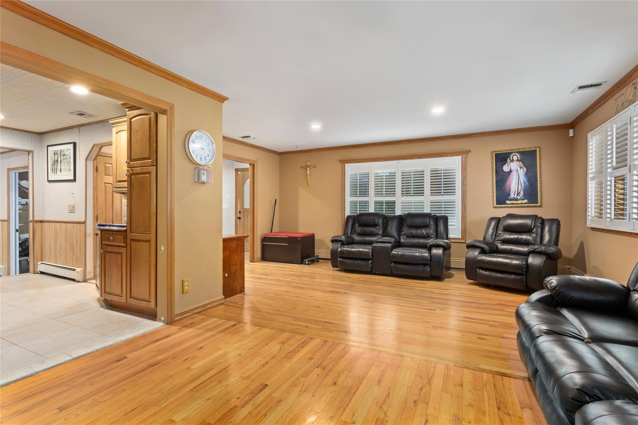 Single Family Pinelawn  Suffolk County, NY 11738, MLS-859765-5