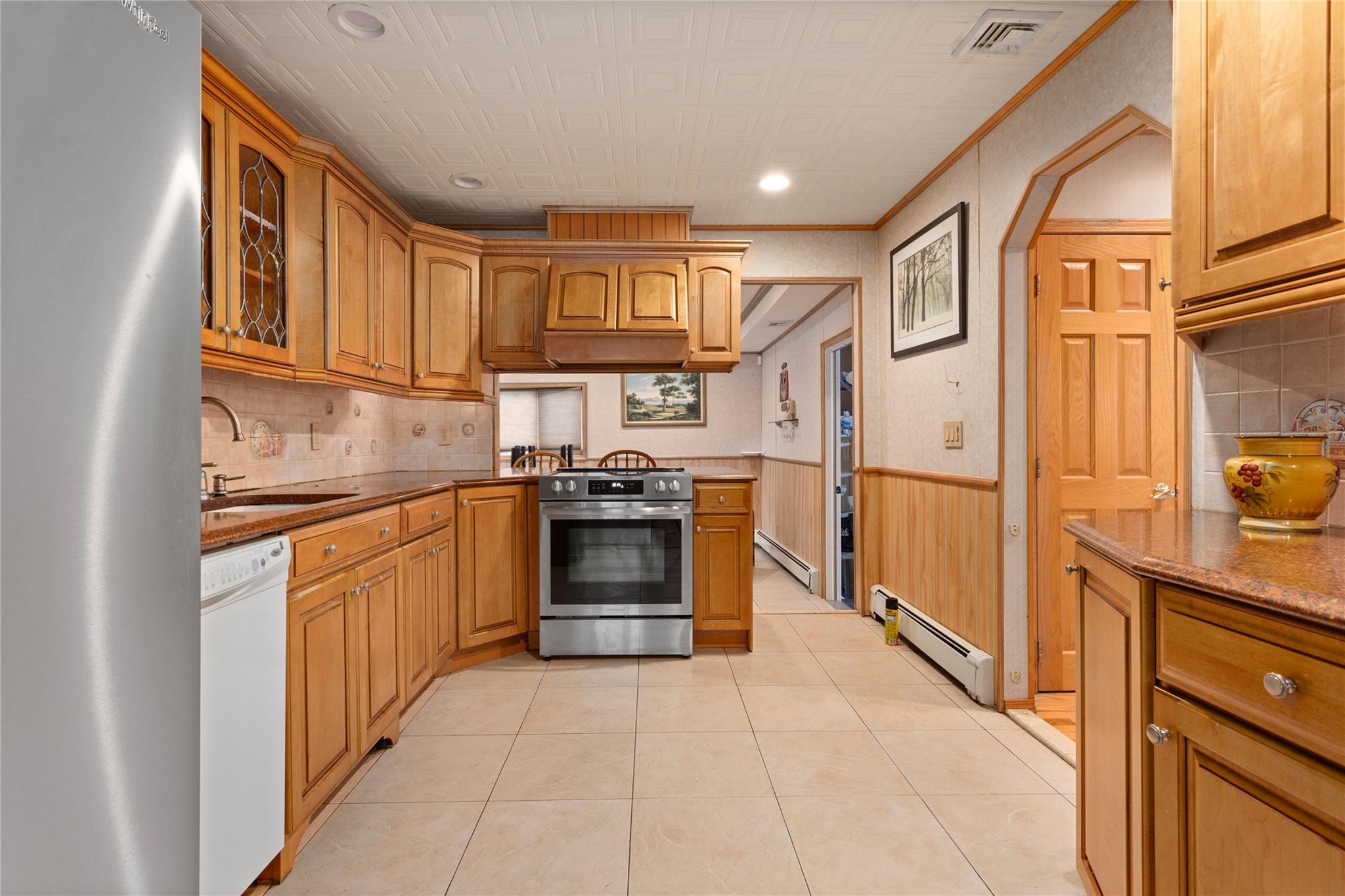 Single Family Pinelawn  Suffolk County, NY 11738, MLS-859765-7