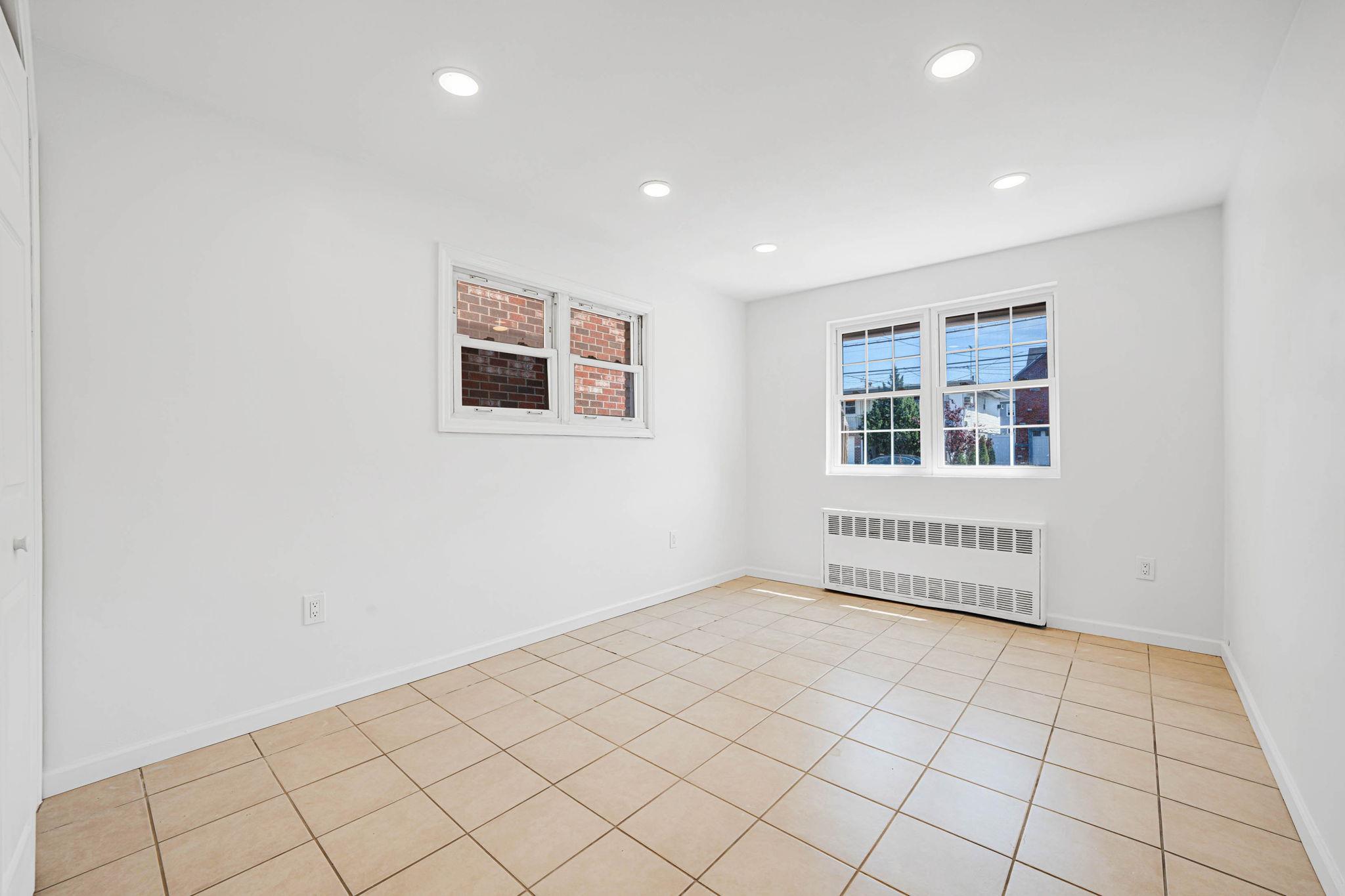 Single Family 95th  Queens, NY 11414, MLS-859780-21