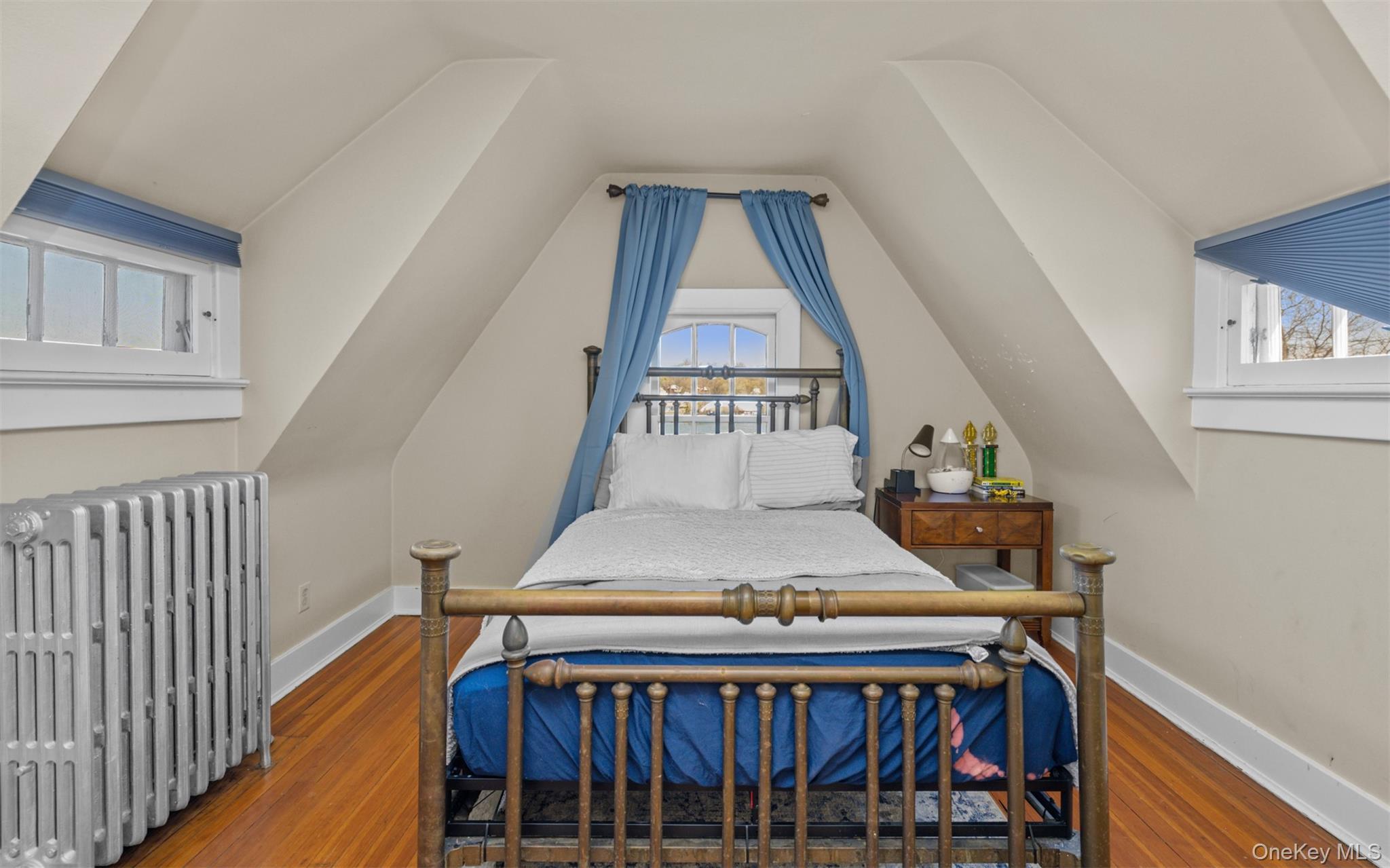 Single Family Shore  Queens, NY 11363, MLS-859815-32