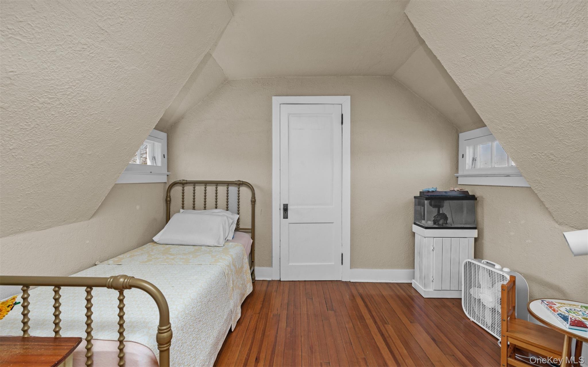 Single Family Shore  Queens, NY 11363, MLS-859815-33