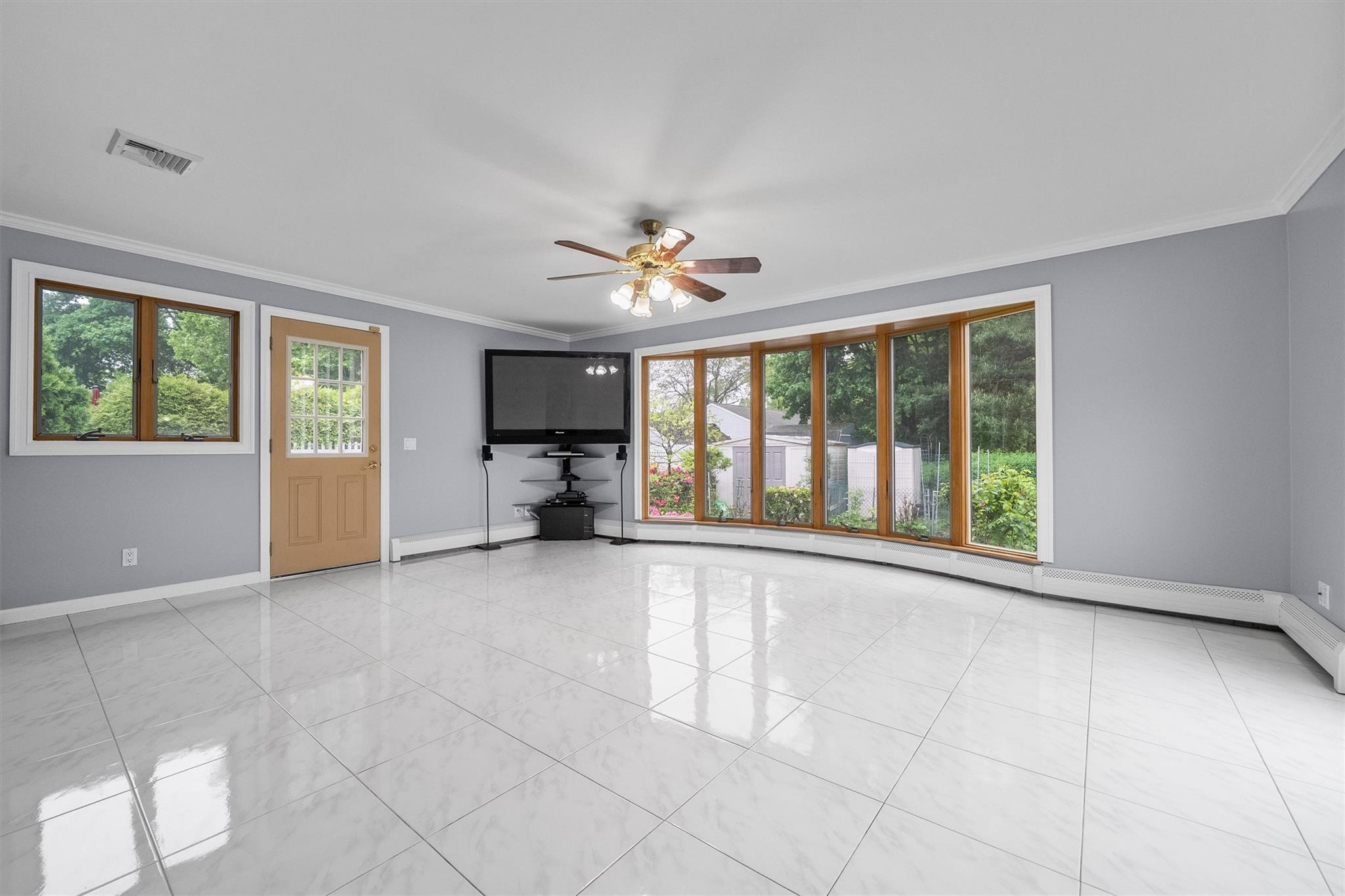 Single Family Essex  Westchester County, NY 10530, MLS-859824-20