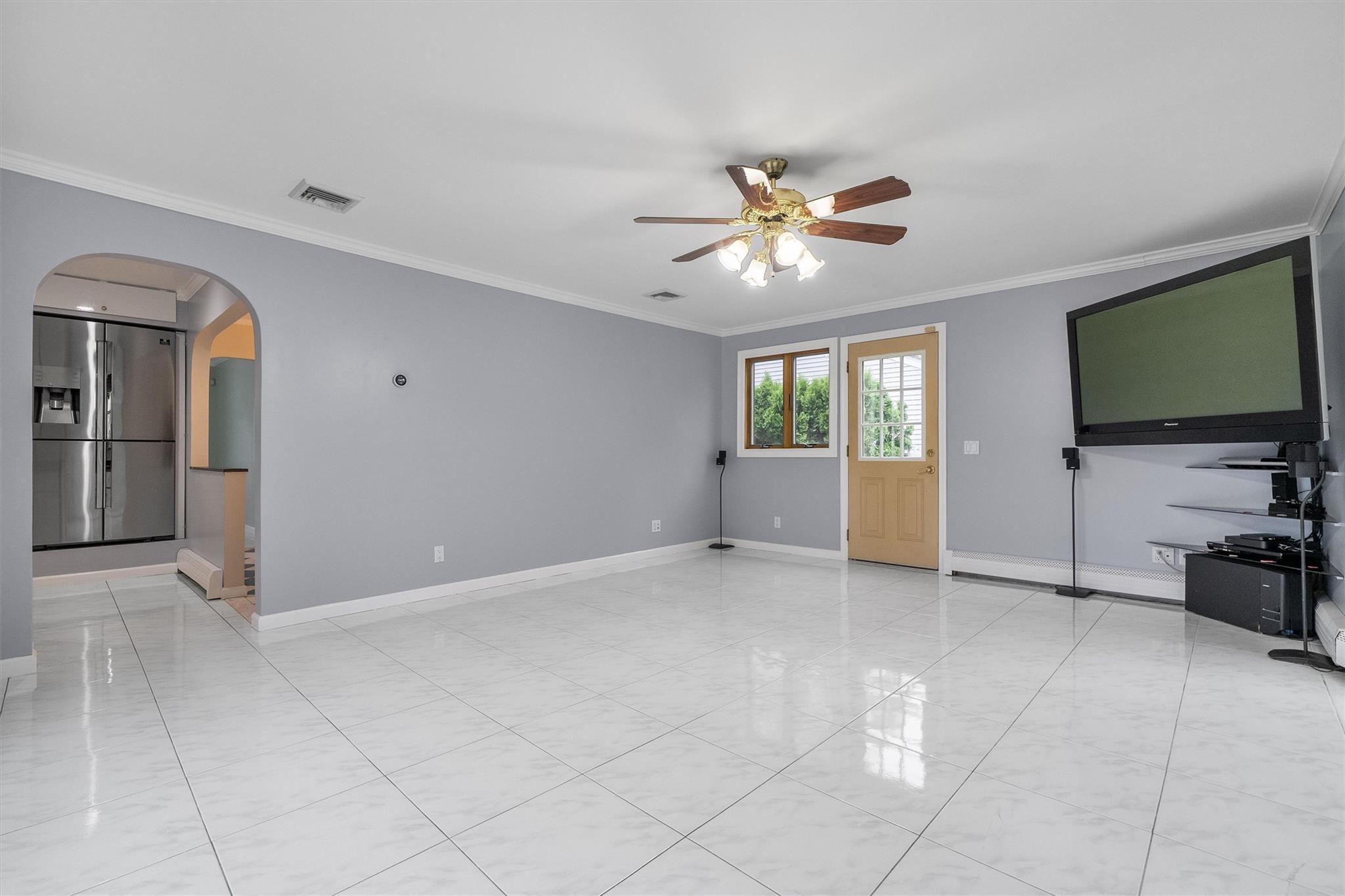 Single Family Essex  Westchester County, NY 10530, MLS-859824-21