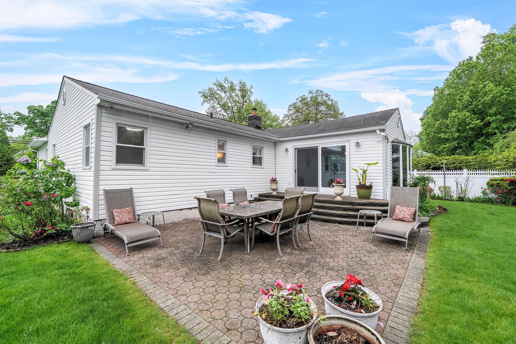 Single Family Essex  Westchester County, NY 10530, MLS-859824-24