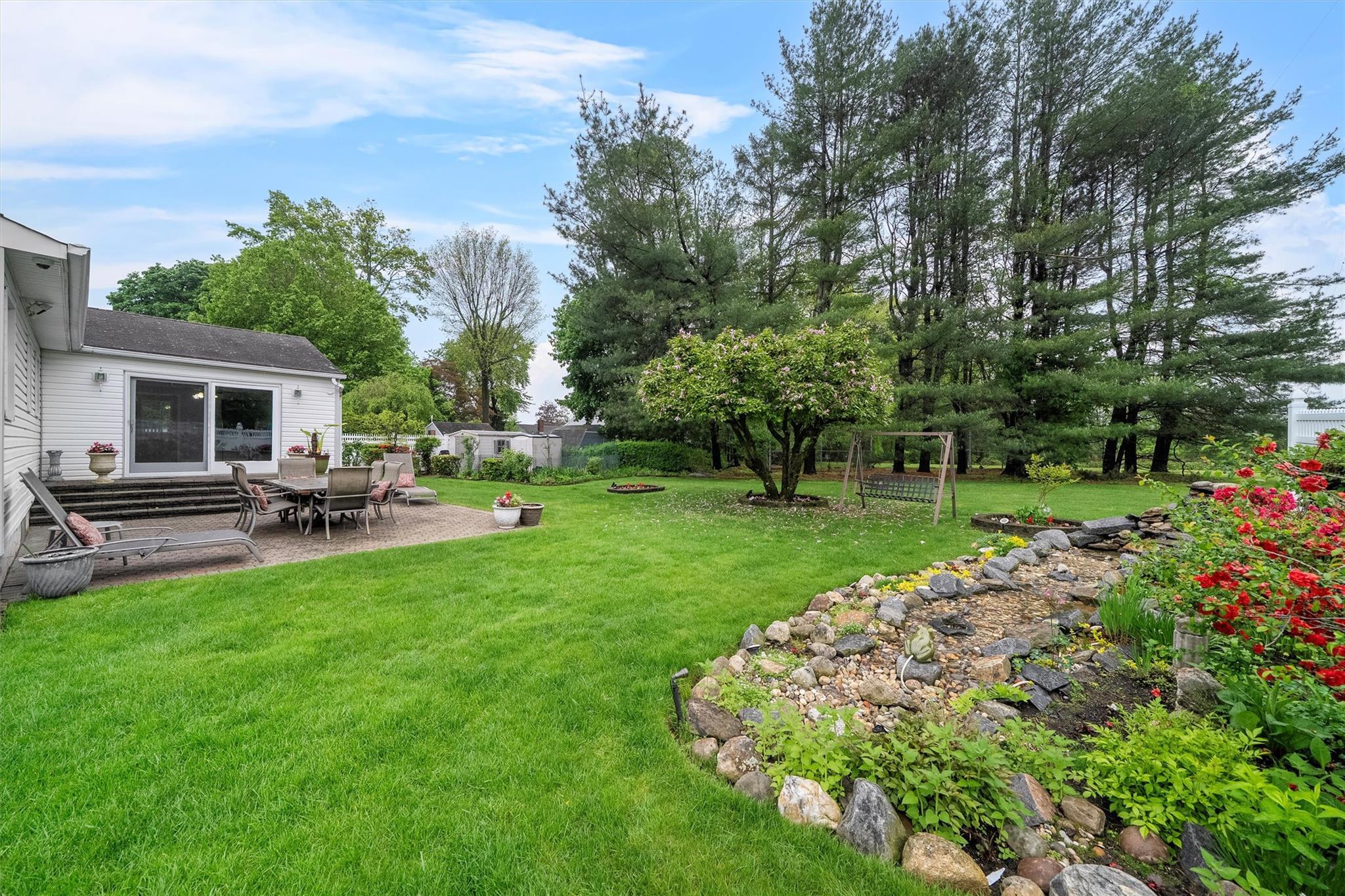 Single Family Essex  Westchester County, NY 10530, MLS-859824-28