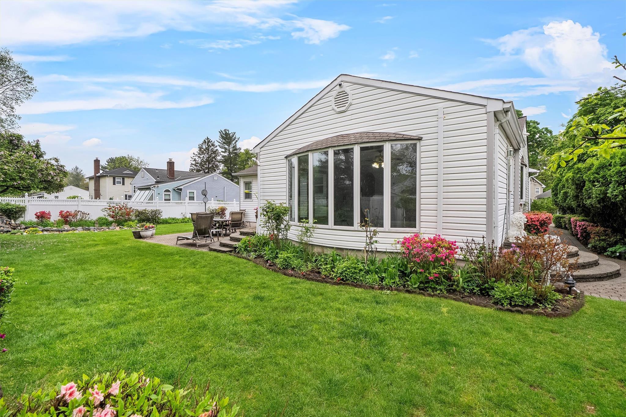Single Family Essex  Westchester County, NY 10530, MLS-859824-29