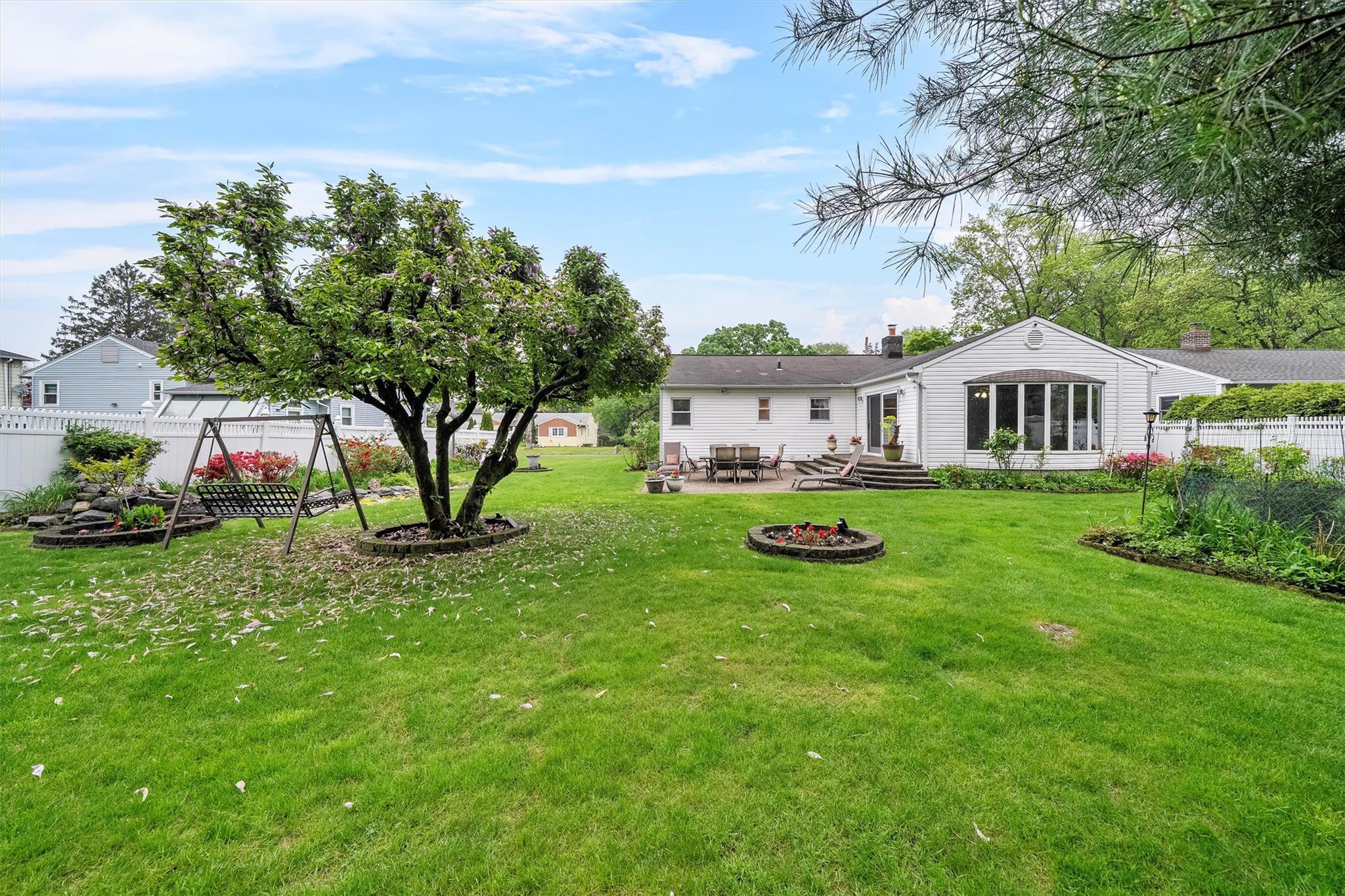 Single Family Essex  Westchester County, NY 10530, MLS-859824-31
