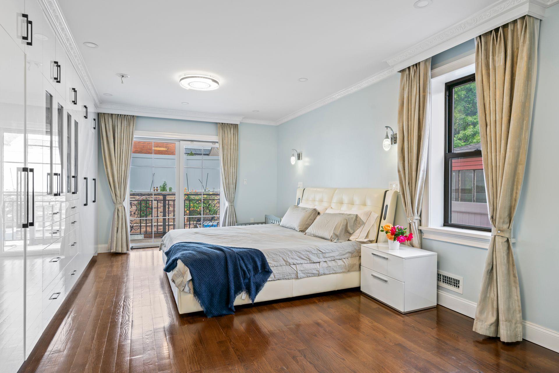 Single Family 252nd Street  Queens, NY 11362, MLS-859836-18