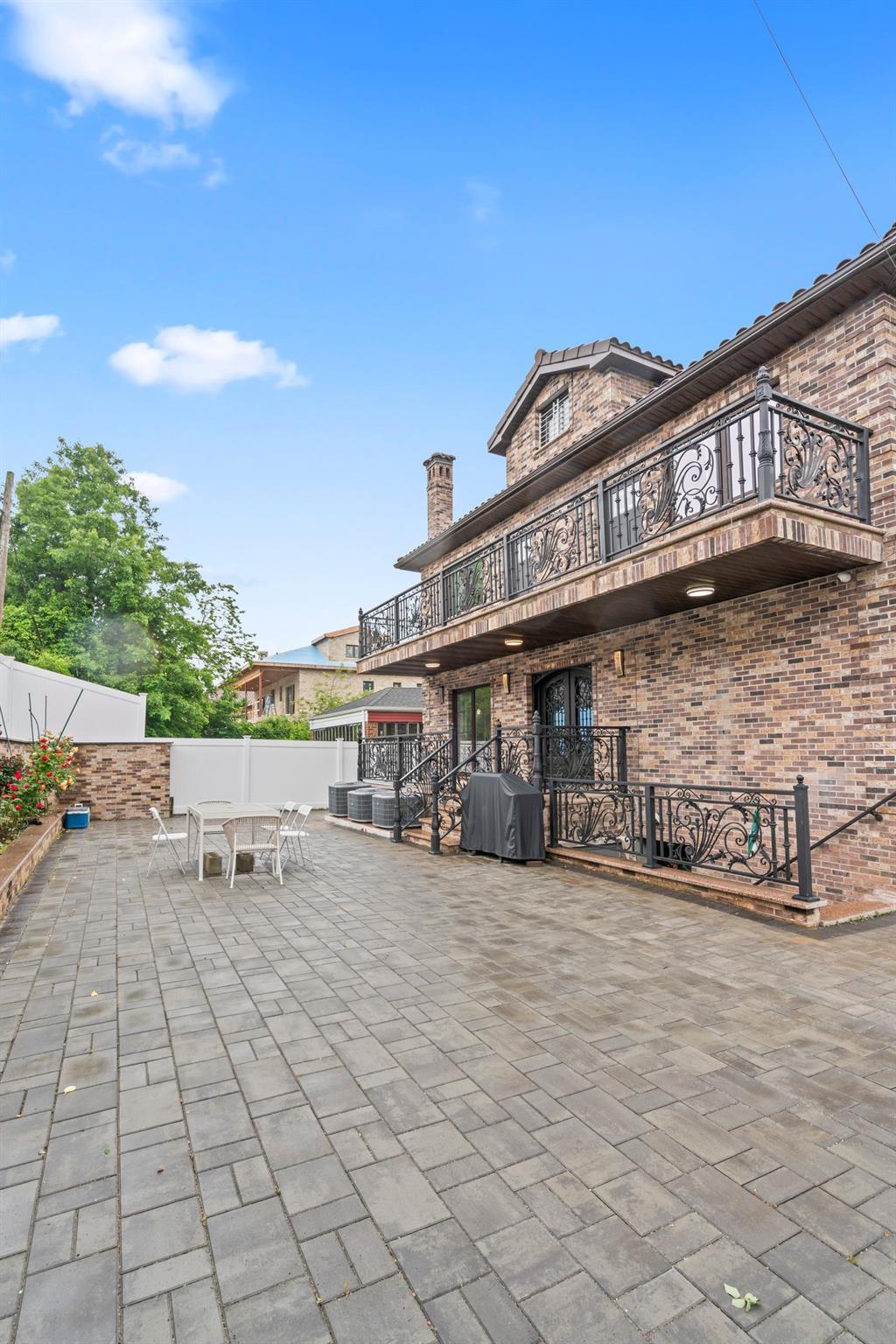 Single Family 252nd Street  Queens, NY 11362, MLS-859836-34