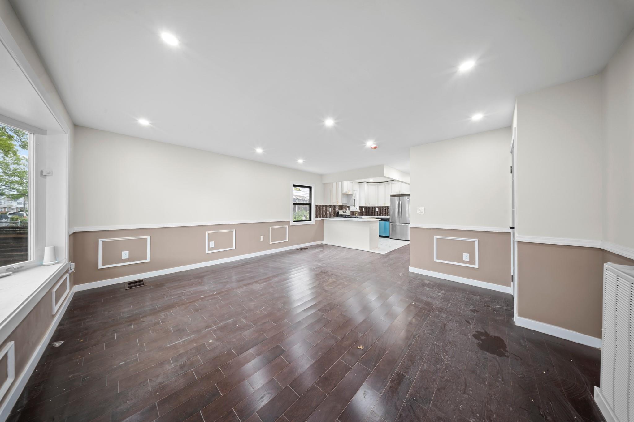 Single Family 231 Street  Queens, NY 11413, MLS-859850-12