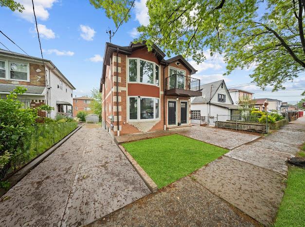 Single Family 231 Street  Queens, NY 11413, MLS-859850-3