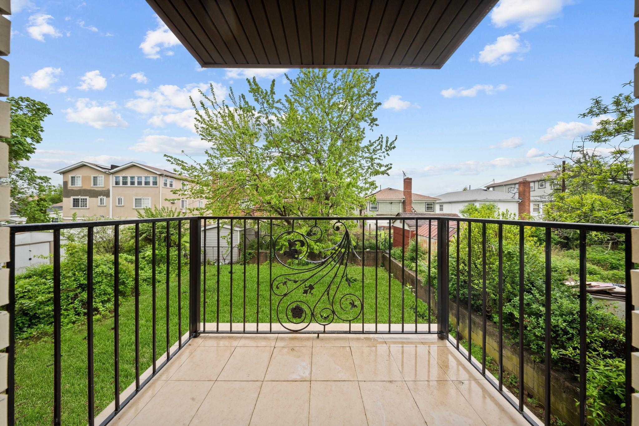 Single Family 231 Street  Queens, NY 11413, MLS-859850-7