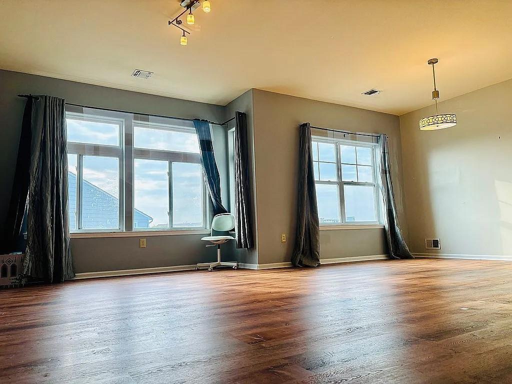 Single Family Commodore  Queens, NY 11692, MLS-859896-32