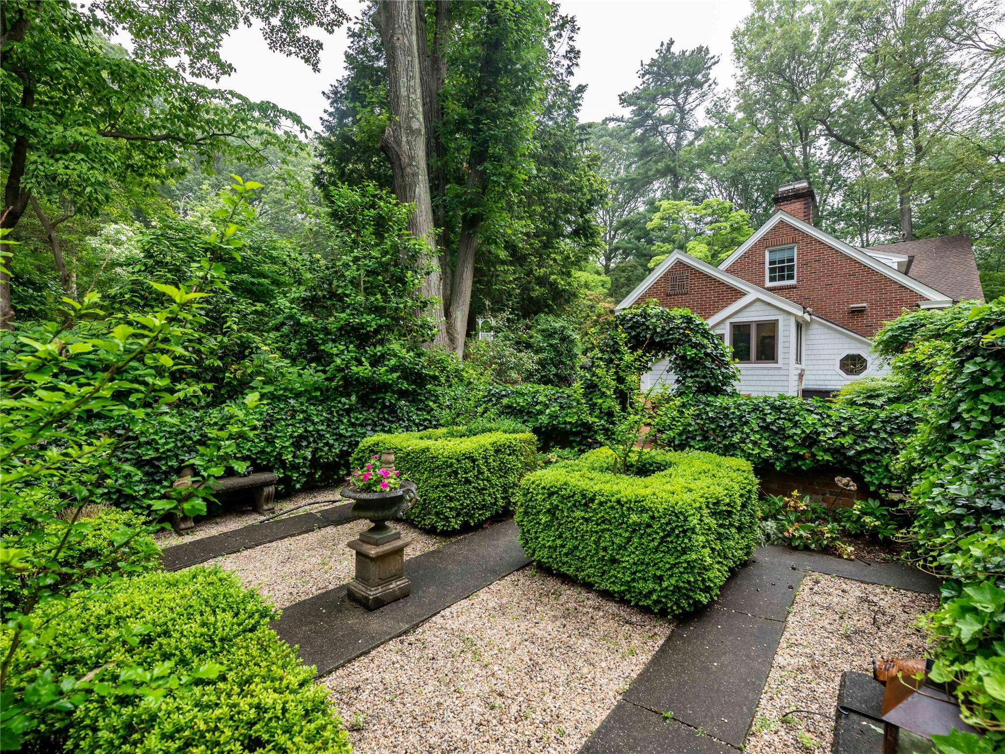 Single Family Norwood  Suffolk County, NY 11768, MLS-859914-28