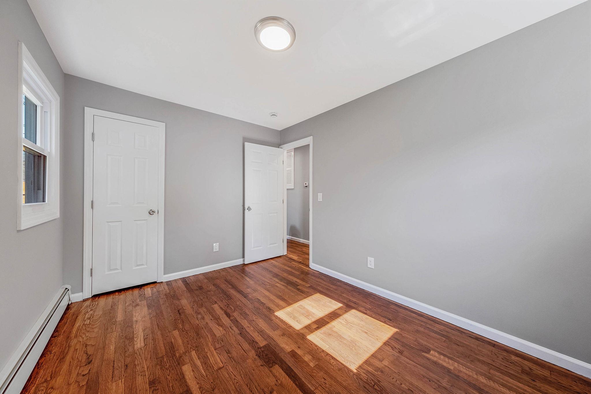 Single Family Center  Suffolk County, NY 11779, MLS-859916-16