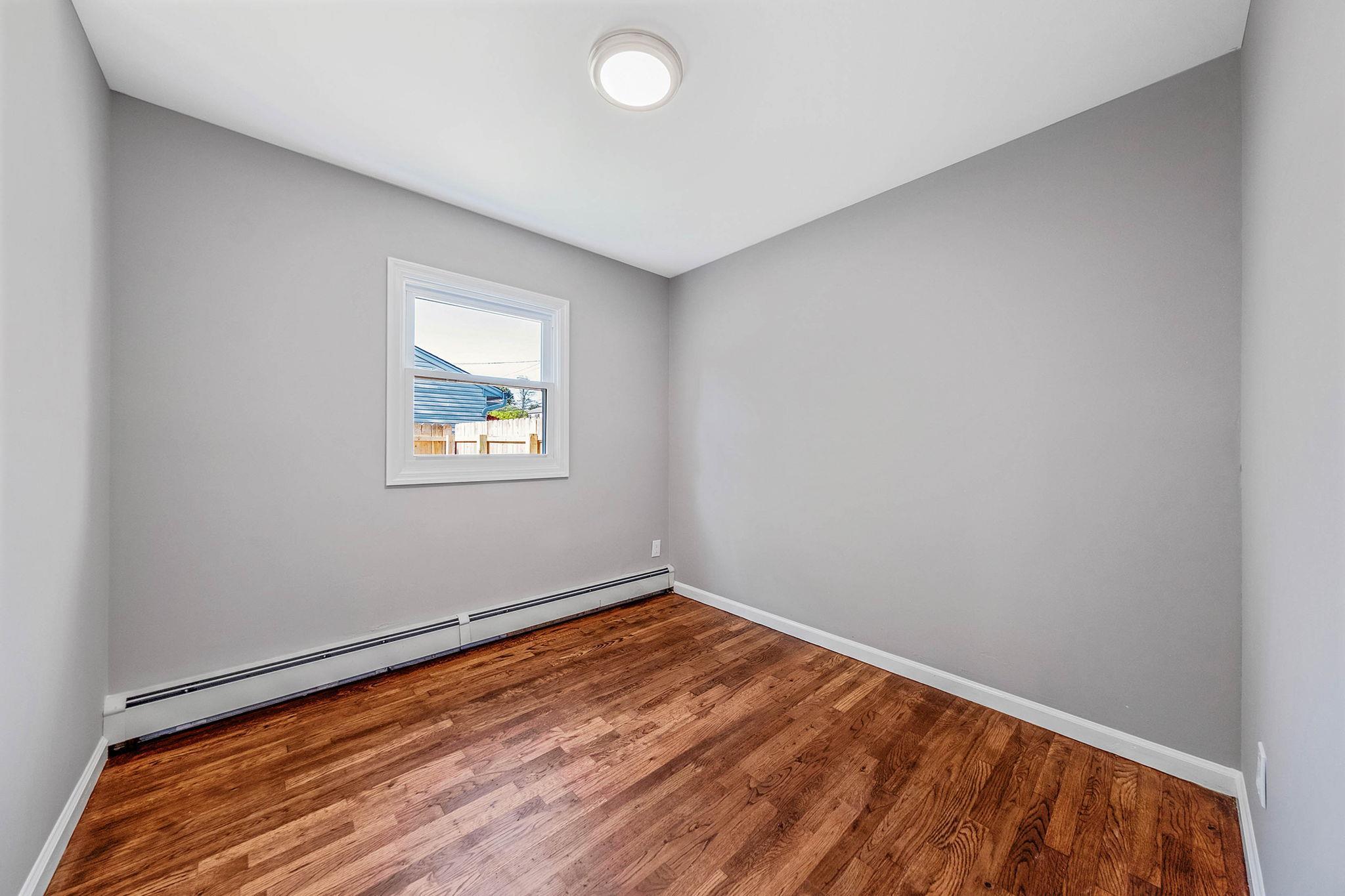 Single Family Center  Suffolk County, NY 11779, MLS-859916-17