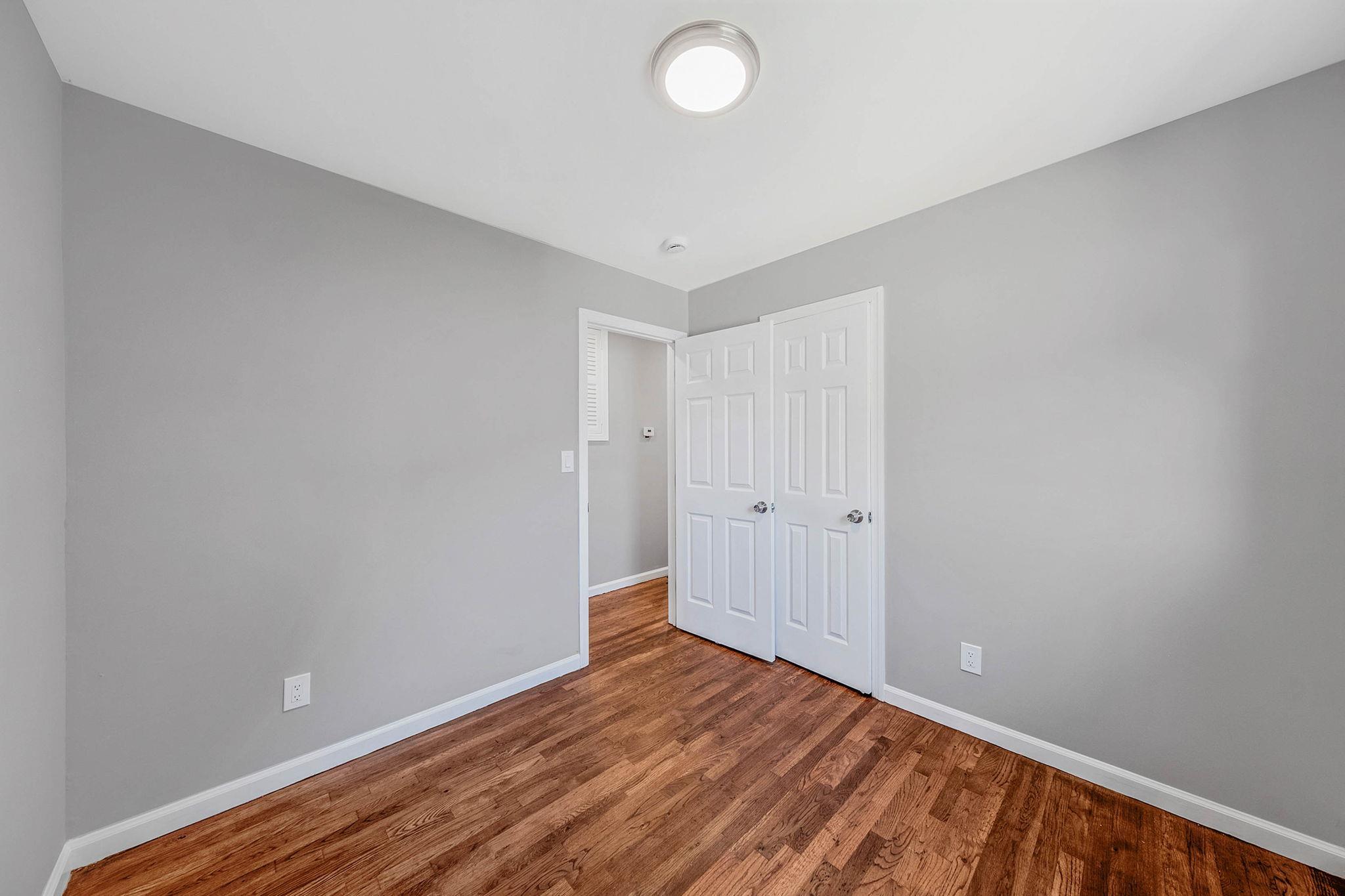 Single Family Center  Suffolk County, NY 11779, MLS-859916-18