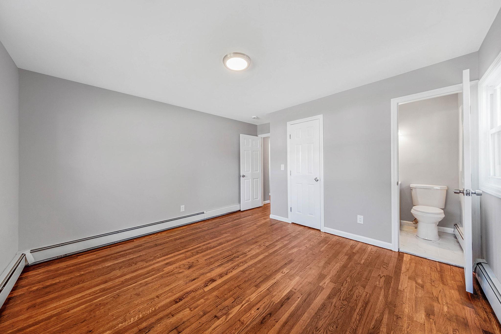 Single Family Center  Suffolk County, NY 11779, MLS-859916-20