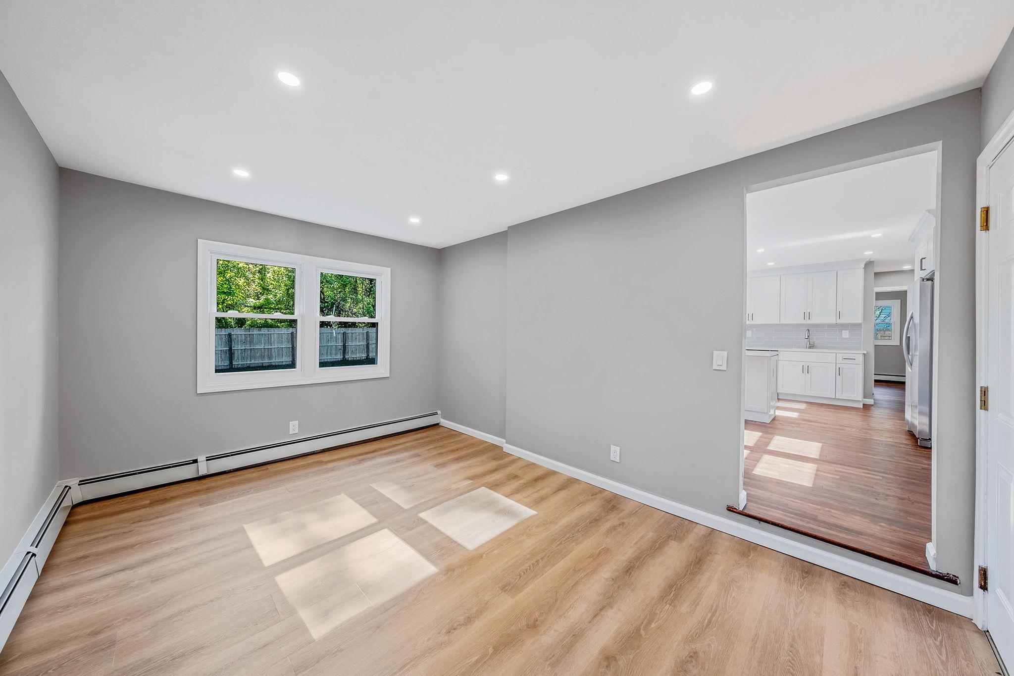 Single Family Center  Suffolk County, NY 11779, MLS-859916-24