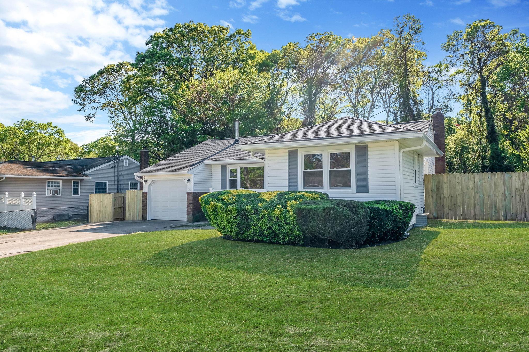 Single Family Center  Suffolk County, NY 11779, MLS-859916-3