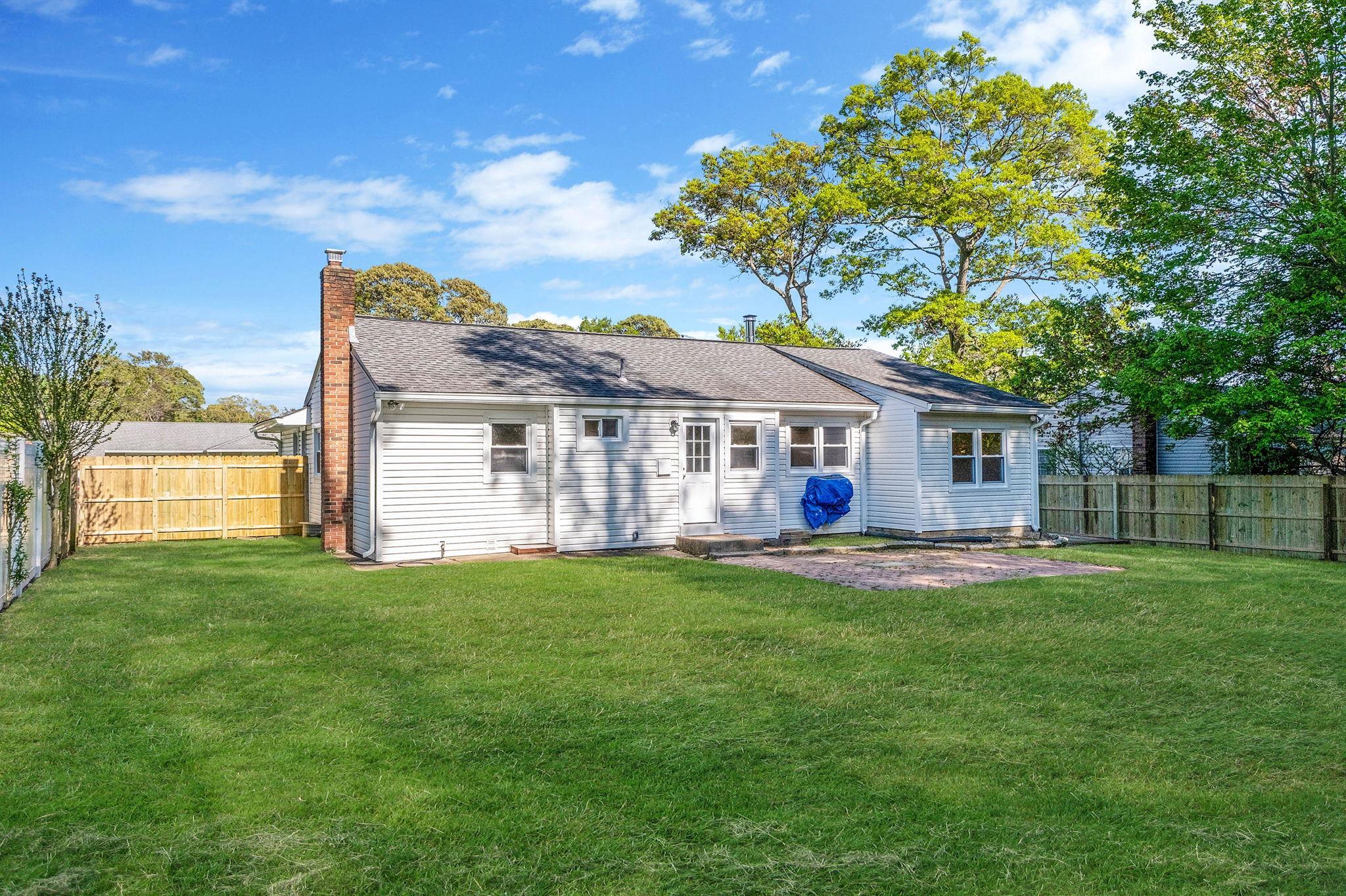 Single Family Center  Suffolk County, NY 11779, MLS-859916-6