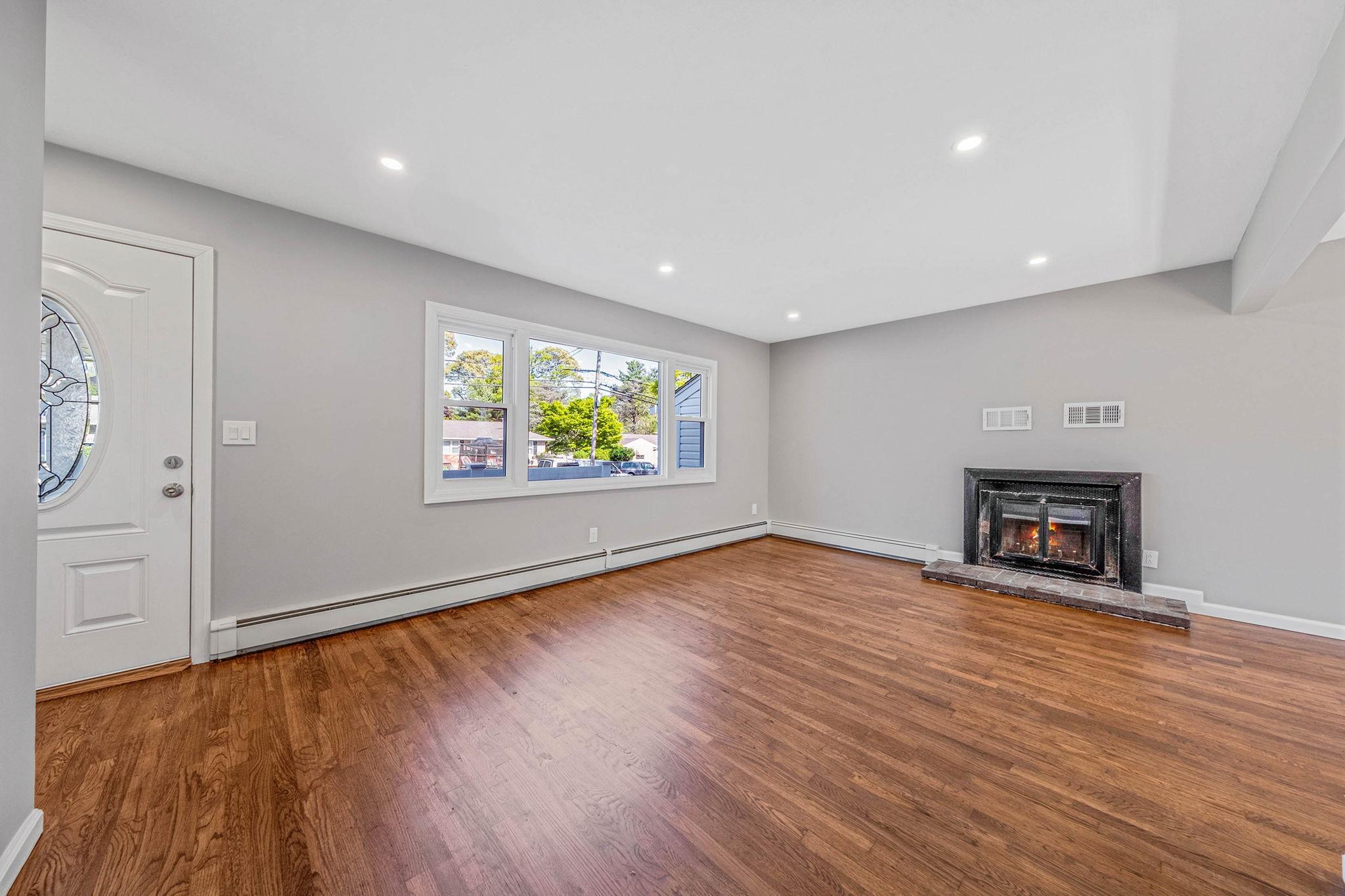 Single Family Center  Suffolk County, NY 11779, MLS-859916-8