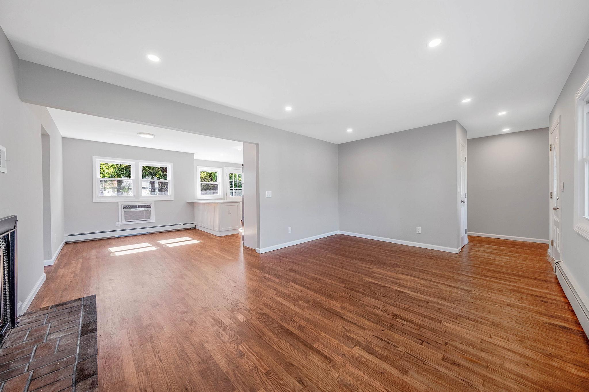 Single Family Center  Suffolk County, NY 11779, MLS-859916-9