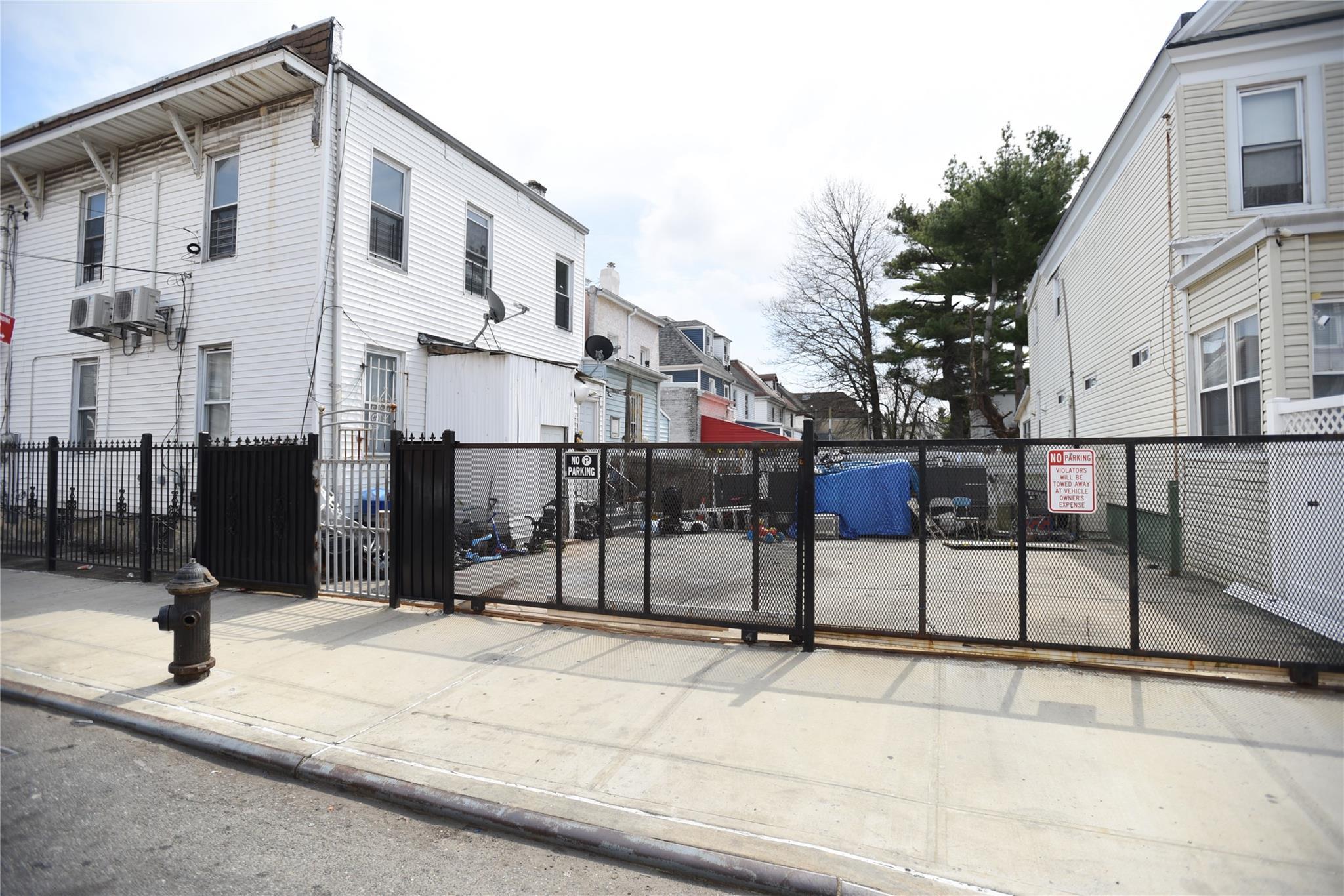 Single Family 75  Queens, NY 11421, MLS-859922-2